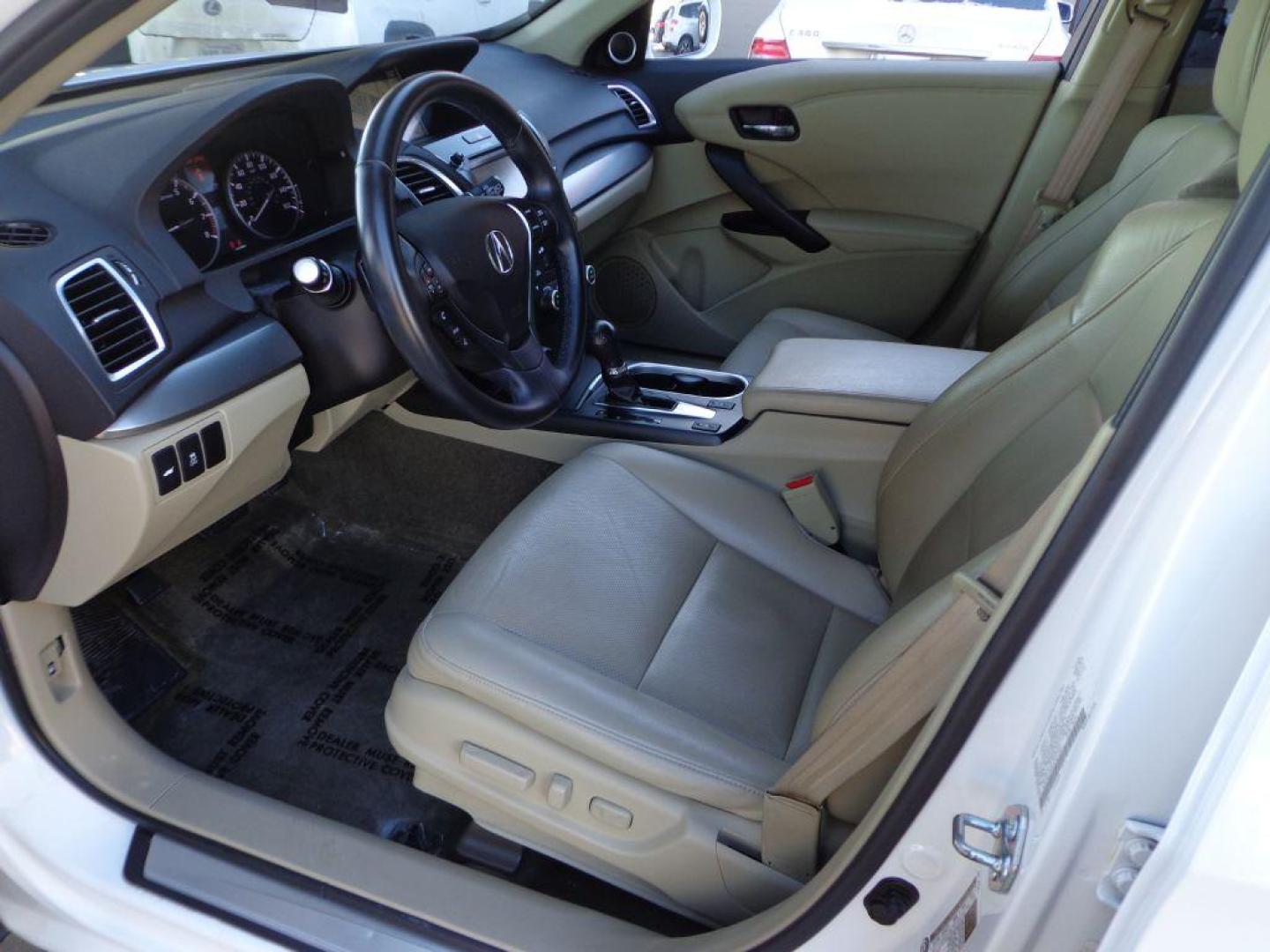 2016 WHITE ACURA RDX TECHNOLOGY (5J8TB4H55GL) with an 3.5L engine, Automatic transmission, located at 6610 L St., Omaha, NE, 68117, (402) 731-7800, 41.212872, -96.014702 - THIS VEHICLE HAS A BEEN FULLY INSPECTED AND HAS A CLEAN TITLE WITH A FREE CARFAX REPORT PROVIDED! TECH PACKAGE WITH A CLEAN CARFAX, LOW MILEAGE, NAV AND NEWER TIRES! *****We have found that most customers do the majority of their shopping online before visiting a ealership. For this reason we f - Photo#14