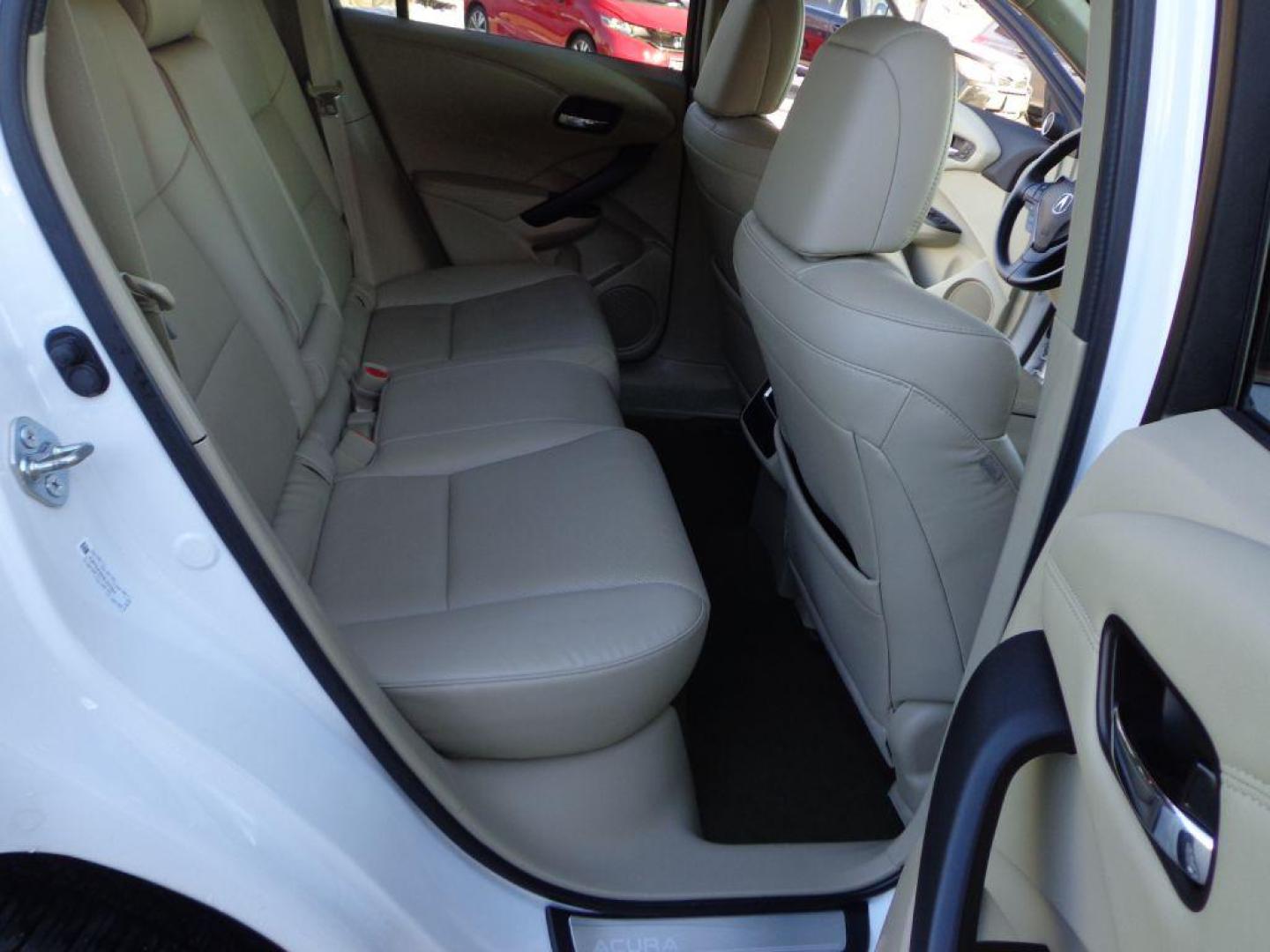 2016 WHITE ACURA RDX TECHNOLOGY (5J8TB4H55GL) with an 3.5L engine, Automatic transmission, located at 6610 L St., Omaha, NE, 68117, (402) 731-7800, 41.212872, -96.014702 - THIS VEHICLE HAS A BEEN FULLY INSPECTED AND HAS A CLEAN TITLE WITH A FREE CARFAX REPORT PROVIDED! TECH PACKAGE WITH A CLEAN CARFAX, LOW MILEAGE, NAV AND NEWER TIRES! *****We have found that most customers do the majority of their shopping online before visiting a ealership. For this reason we f - Photo#18