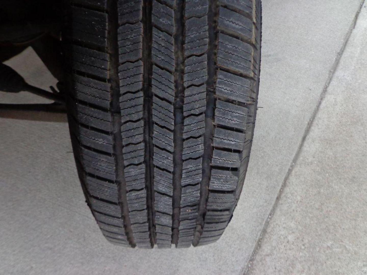 2013 BLACK CHEVROLET SILVERADO 1500 LT (1GCRKSE75DZ) with an 5.3L engine, Automatic transmission, located at 6610 L St., Omaha, NE, 68117, (402) 731-7800, 41.212872, -96.014702 - THIS VEHICLE HAS A CLEAN TITLE WITH A FREE CARFAX PROVIDED! 1-OWNER, CLEAN CARFAX, LOW MILEAGE WITH NEWER TIRES! *****We have found that most customers do the majority of their shopping online before visiting a dealership. For this reason we feel it necessary to have a competitive price on our u - Photo#6