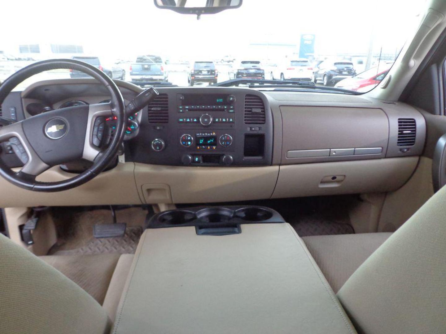 2013 BLACK CHEVROLET SILVERADO 1500 LT (1GCRKSE75DZ) with an 5.3L engine, Automatic transmission, located at 6610 L St., Omaha, NE, 68117, (402) 731-7800, 41.212872, -96.014702 - THIS VEHICLE HAS A CLEAN TITLE WITH A FREE CARFAX PROVIDED! 1-OWNER, CLEAN CARFAX, LOW MILEAGE WITH NEWER TIRES! *****We have found that most customers do the majority of their shopping online before visiting a dealership. For this reason we feel it necessary to have a competitive price on our u - Photo#14