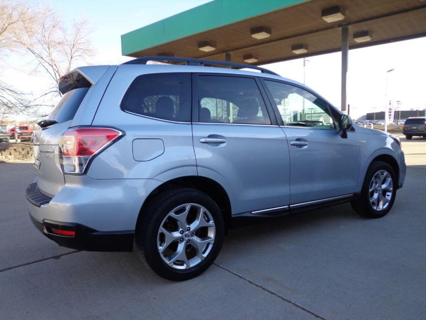 2017 SILVER SUBARU FORESTER 2.5I TOURING (JF2SJAWC9HH) with an 2.5L engine, Automatic transmission, located at 6610 L St., Omaha, NE, 68117, (402) 731-7800, 41.212872, -96.014702 - THIS VEHICLE HAS A BEEN FULLY INSPECTED AND HAS A CLEAN TITLE WITH A FREE CARFAX REPORT PROVIDED! 1-OWNER, CLEAN CARFAX,LOW MILEAGE, LOADED WITH OPTIONS! *****We have found that most customers do the majority of their shopping online before visiting a ealership. For this reason we feel it neces - Photo#3