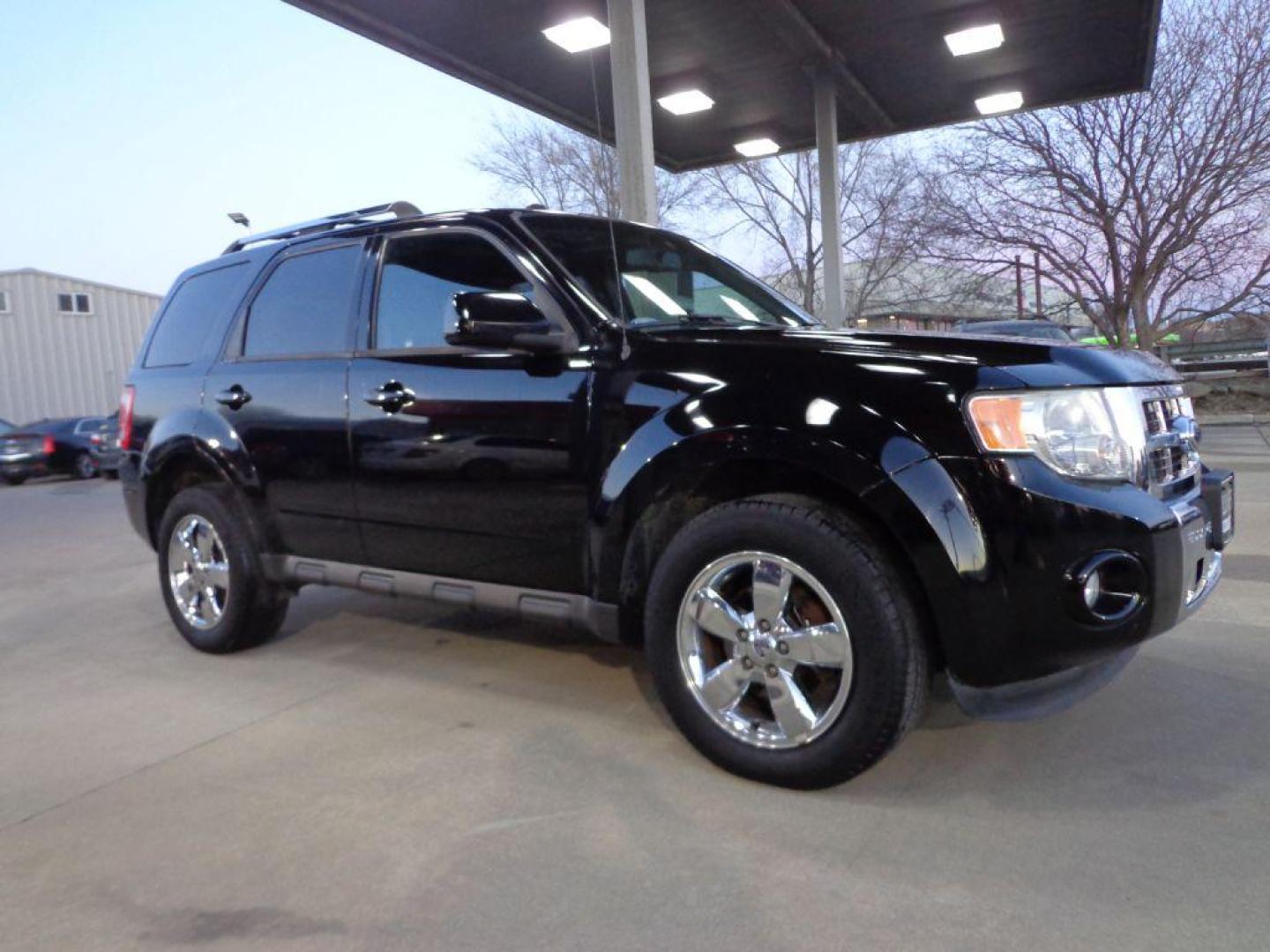 2012 BLACK FORD ESCAPE LIMITED (1FMCU9EG9CK) with an 3.0L engine, Automatic transmission, located at 6610 L St., Omaha, NE, 68117, (402) 731-7800, 41.212872, -96.014702 - Photo#2