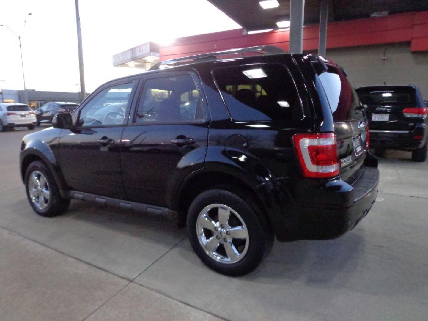 2012 BLACK FORD ESCAPE LIMITED (1FMCU9EG9CK) with an 3.0L engine, Automatic transmission, located at 6610 L St., Omaha, NE, 68117, (402) 731-7800, 41.212872, -96.014702 - Photo#5