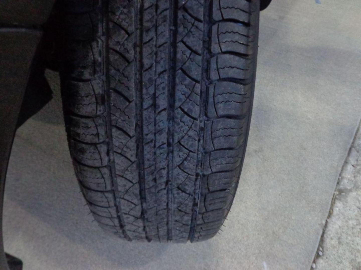 2012 BLACK FORD ESCAPE LIMITED (1FMCU9EG9CK) with an 3.0L engine, Automatic transmission, located at 6610 L St., Omaha, NE, 68117, (402) 731-7800, 41.212872, -96.014702 - Photo#6