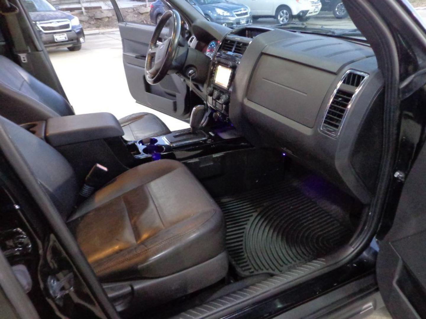 2012 BLACK FORD ESCAPE LIMITED (1FMCU9EG9CK) with an 3.0L engine, Automatic transmission, located at 6610 L St., Omaha, NE, 68117, (402) 731-7800, 41.212872, -96.014702 - Photo#17