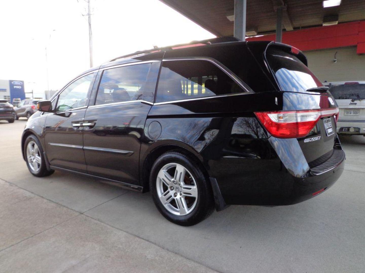 2012 BLACK HONDA ODYSSEY TOURING ELITE (5FNRL5H98CB) with an 3.5L engine, Automatic transmission, located at 6610 L St., Omaha, NE, 68117, (402) 731-7800, 41.212872, -96.014702 - THIS VEHICLE HAS A CLEAN TITLE WITH A FREE CARFAX PROVIDED! 1-OWNER, CLEAN CARFAX, LOW MILEAGE TOURING ELITE! *****We have found that most customers do the majority of their shopping online before visiting a dealership. For this reason we feel it necessary to have a competitive price on our used - Photo#5