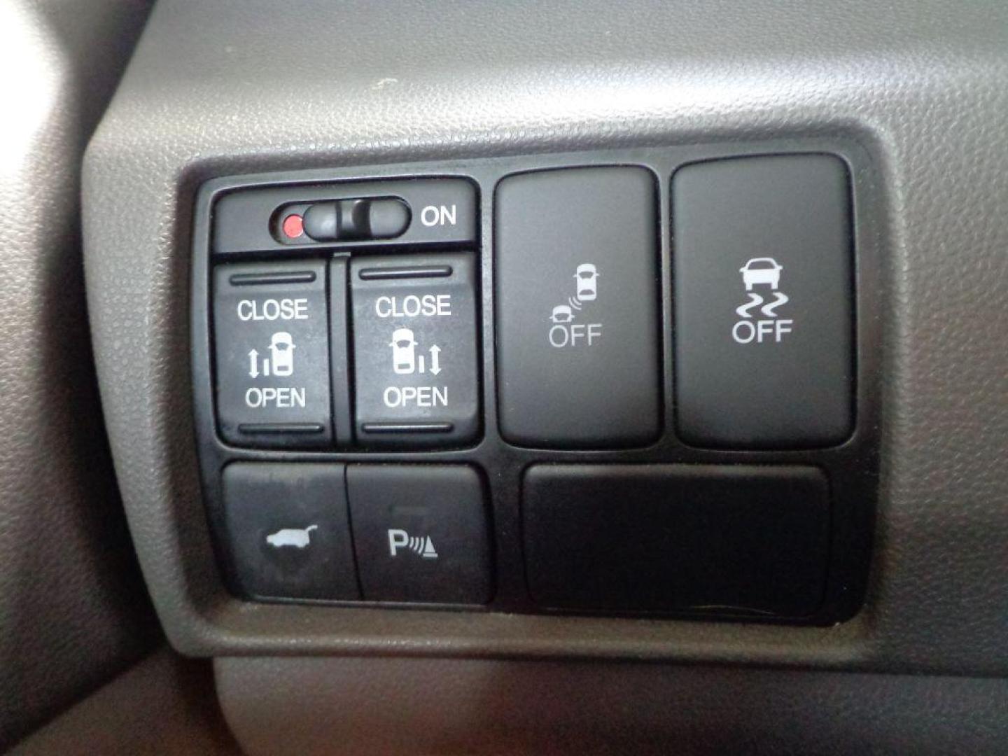 2012 BLACK HONDA ODYSSEY TOURING ELITE (5FNRL5H98CB) with an 3.5L engine, Automatic transmission, located at 6610 L St., Omaha, NE, 68117, (402) 731-7800, 41.212872, -96.014702 - THIS VEHICLE HAS A CLEAN TITLE WITH A FREE CARFAX PROVIDED! 1-OWNER, CLEAN CARFAX, LOW MILEAGE TOURING ELITE! *****We have found that most customers do the majority of their shopping online before visiting a dealership. For this reason we feel it necessary to have a competitive price on our used - Photo#28