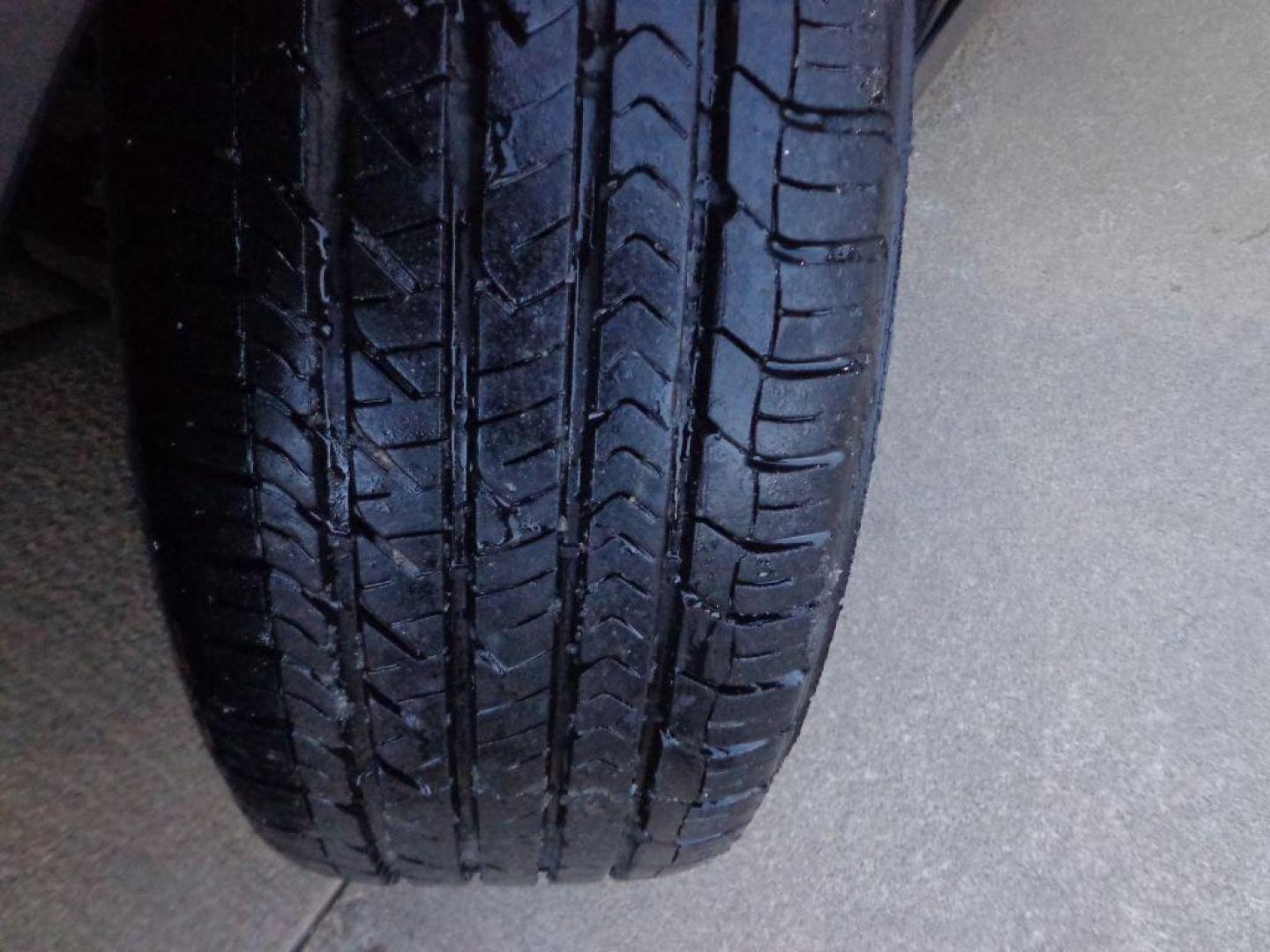 2015 GRAY SUBARU IMPREZA SPORT LIMITED (JF1GPAZ61F8) with an 2.0L engine, Continuously Variable transmission, located at 6610 L St., Omaha, NE, 68117, (402) 731-7800, 41.212872, -96.014702 - THIS VEHICLE HAS A BEEN FULLY INSPECTED AND HAS A CLEAN TITLE WITH A FREE CARFAX REPORT PROVIDED! 2-OWNER, CLEAN CARFAX, LOW MILEAGE, HEATED LEATHER AND A SUNROOF. *****We have found that most customers do the majority of their shopping online before visiting a ealership. For this reason we fe - Photo#6