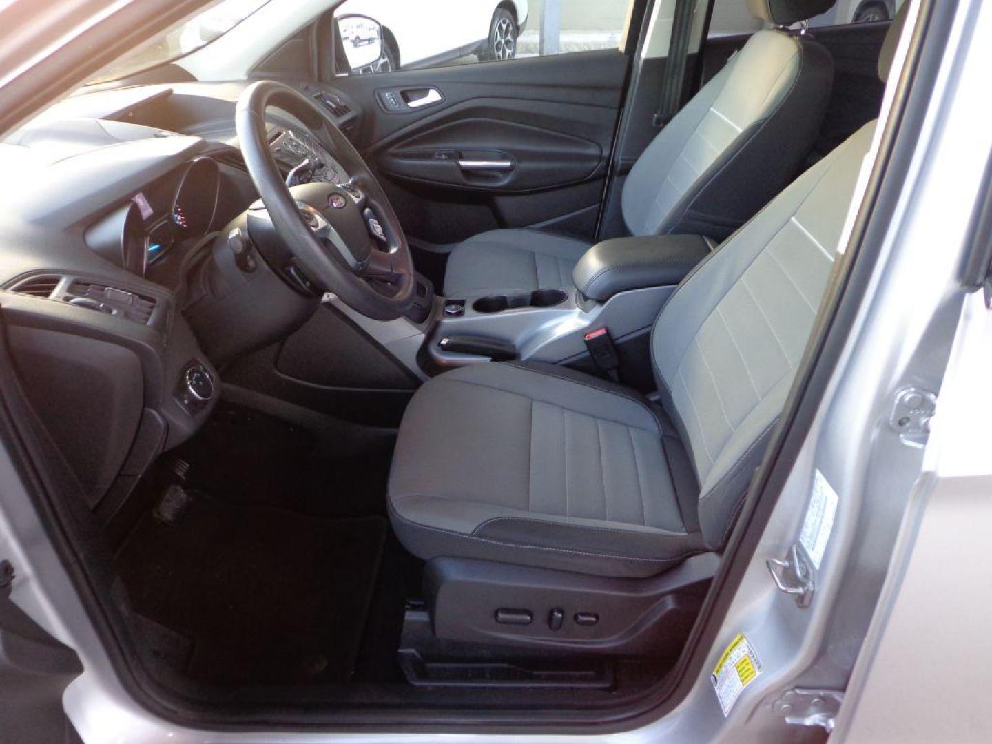 2015 SILVER FORD ESCAPE SE (1FMCU0G78FU) with an 2.5L engine, Automatic transmission, located at 6610 L St., Omaha, NE, 68117, (402) 731-7800, 41.212872, -96.014702 - 2-OWNER, CLEAN CARFAX, LOW MILEAGE TRADE-IN *****We have found that most customers do the majority of their shopping online before visiting a dealership. For this reason we feel it necessary to have a competitive price on our used vehicles right up front. We spend time researching the region to - Photo#12