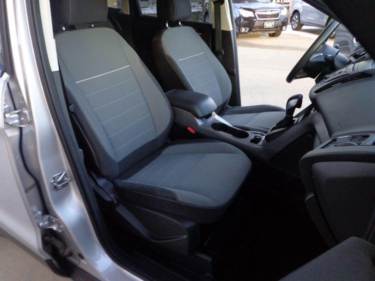 2015 SILVER FORD ESCAPE SE (1FMCU0G78FU) with an 2.5L engine, Automatic transmission, located at 6610 L St., Omaha, NE, 68117, (402) 731-7800, 41.212872, -96.014702 - 2-OWNER, CLEAN CARFAX, LOW MILEAGE TRADE-IN *****We have found that most customers do the majority of their shopping online before visiting a dealership. For this reason we feel it necessary to have a competitive price on our used vehicles right up front. We spend time researching the region to - Photo#16