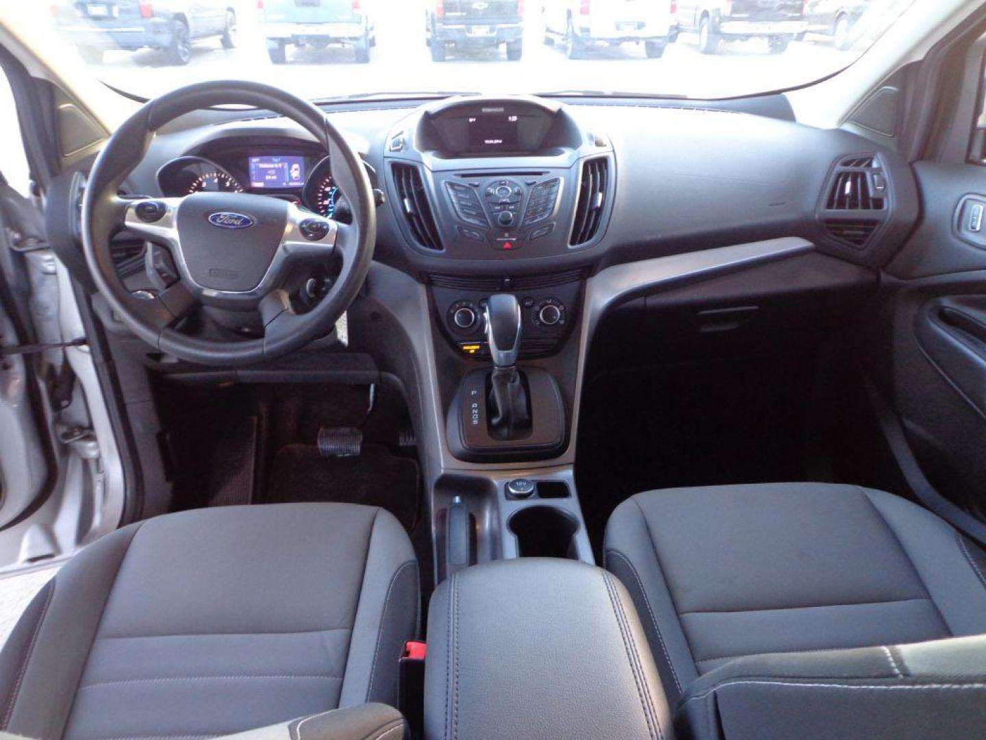 2015 SILVER FORD ESCAPE SE (1FMCU0G78FU) with an 2.5L engine, Automatic transmission, located at 6610 L St., Omaha, NE, 68117, (402) 731-7800, 41.212872, -96.014702 - 2-OWNER, CLEAN CARFAX, LOW MILEAGE TRADE-IN *****We have found that most customers do the majority of their shopping online before visiting a dealership. For this reason we feel it necessary to have a competitive price on our used vehicles right up front. We spend time researching the region to - Photo#20