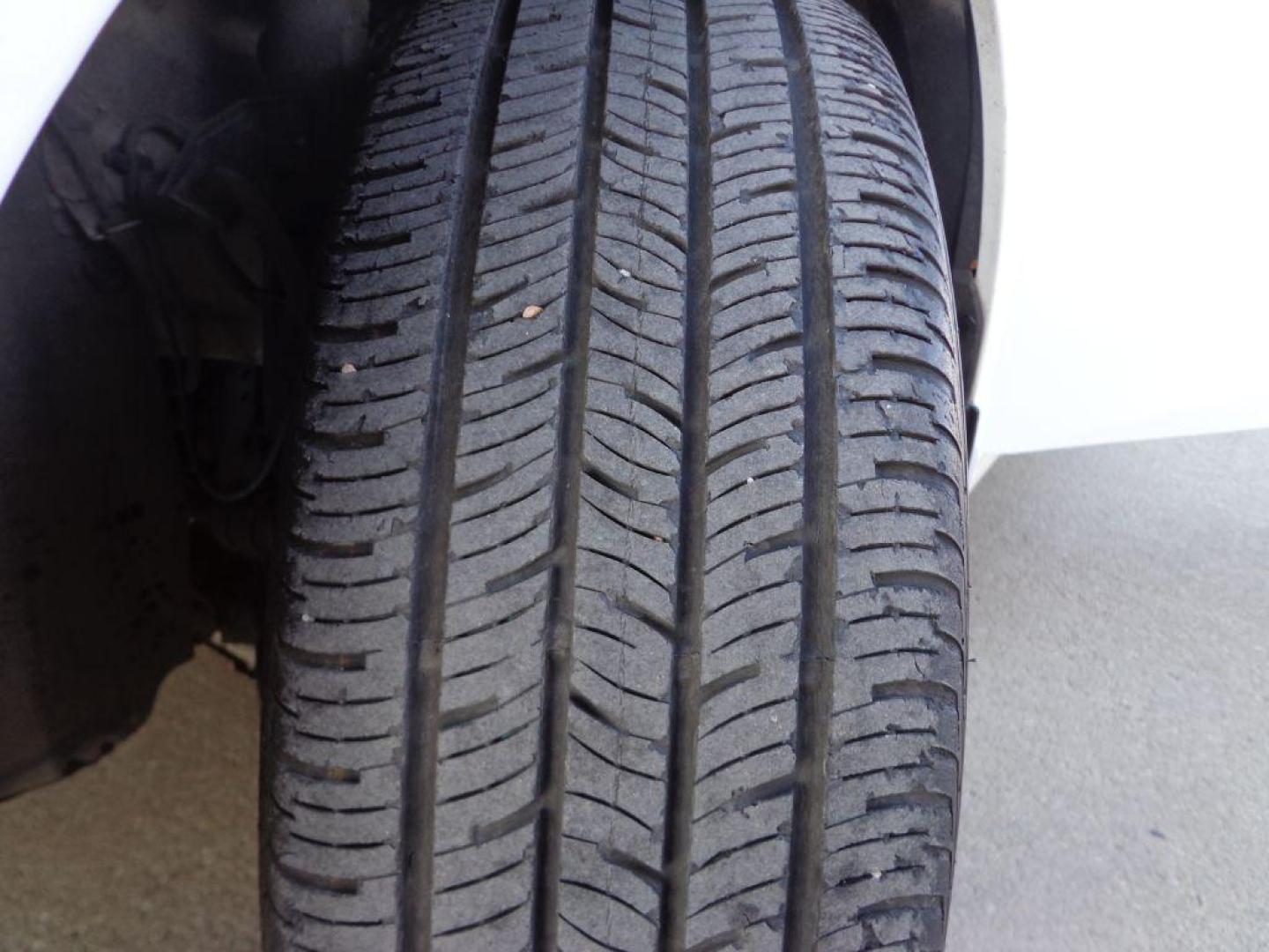 2017 WHITE NISSAN SENTRA SL (3N1AB7AP5HY) with an 1.8L engine, Continuously Variable transmission, located at 6610 L St., Omaha, NE, 68117, (402) 731-7800, 41.212872, -96.014702 - Photo#7