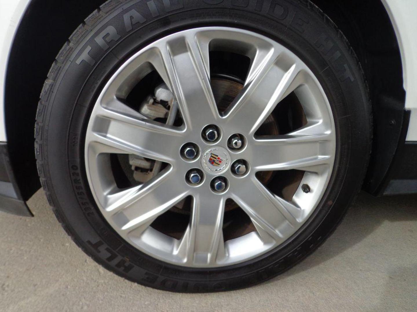 2015 WHITE CADILLAC SRX PERFORMANCE COLLECTION (3GYFNFE38FS) with an 3.6L engine, Automatic transmission, located at 6610 L St., Omaha, NE, 68117, (402) 731-7800, 41.212872, -96.014702 - THIS VEHICLE HAS A BEEN FULLY INSPECTED AND HAS A CLEAN TITLE WITH A FREE CARFAX REPORT PROVIDED! *****We have found that most customers do the majority of their shopping online before visiting a ealership. For this reason we feel it necessary to have a competitive price on our used vehicles rig - Photo#7