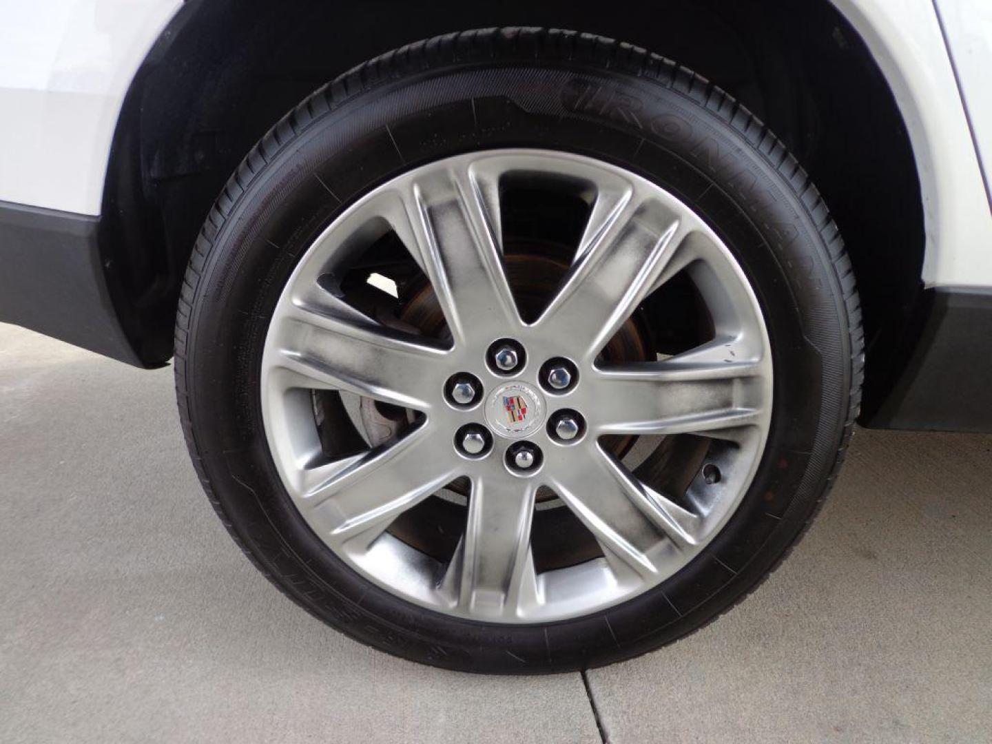 2015 WHITE CADILLAC SRX PERFORMANCE COLLECTION (3GYFNFE38FS) with an 3.6L engine, Automatic transmission, located at 6610 L St., Omaha, NE, 68117, (402) 731-7800, 41.212872, -96.014702 - THIS VEHICLE HAS A BEEN FULLY INSPECTED AND HAS A CLEAN TITLE WITH A FREE CARFAX REPORT PROVIDED! *****We have found that most customers do the majority of their shopping online before visiting a ealership. For this reason we feel it necessary to have a competitive price on our used vehicles rig - Photo#9