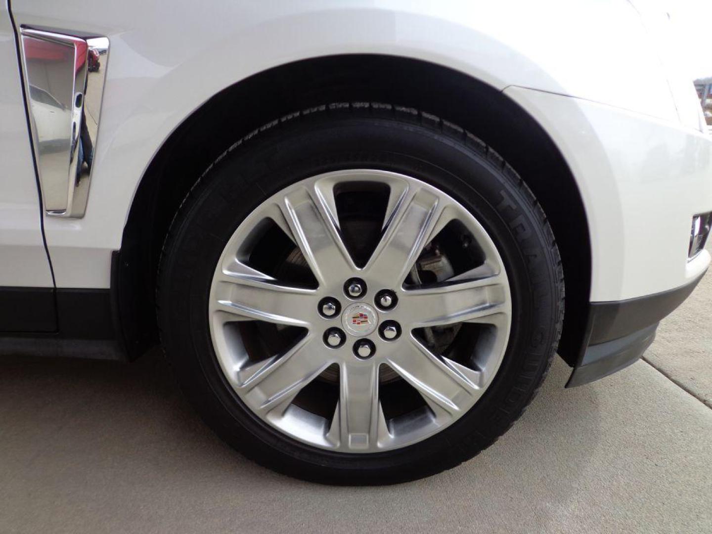 2015 WHITE CADILLAC SRX PERFORMANCE COLLECTION (3GYFNFE38FS) with an 3.6L engine, Automatic transmission, located at 6610 L St., Omaha, NE, 68117, (402) 731-7800, 41.212872, -96.014702 - THIS VEHICLE HAS A BEEN FULLY INSPECTED AND HAS A CLEAN TITLE WITH A FREE CARFAX REPORT PROVIDED! *****We have found that most customers do the majority of their shopping online before visiting a ealership. For this reason we feel it necessary to have a competitive price on our used vehicles rig - Photo#10