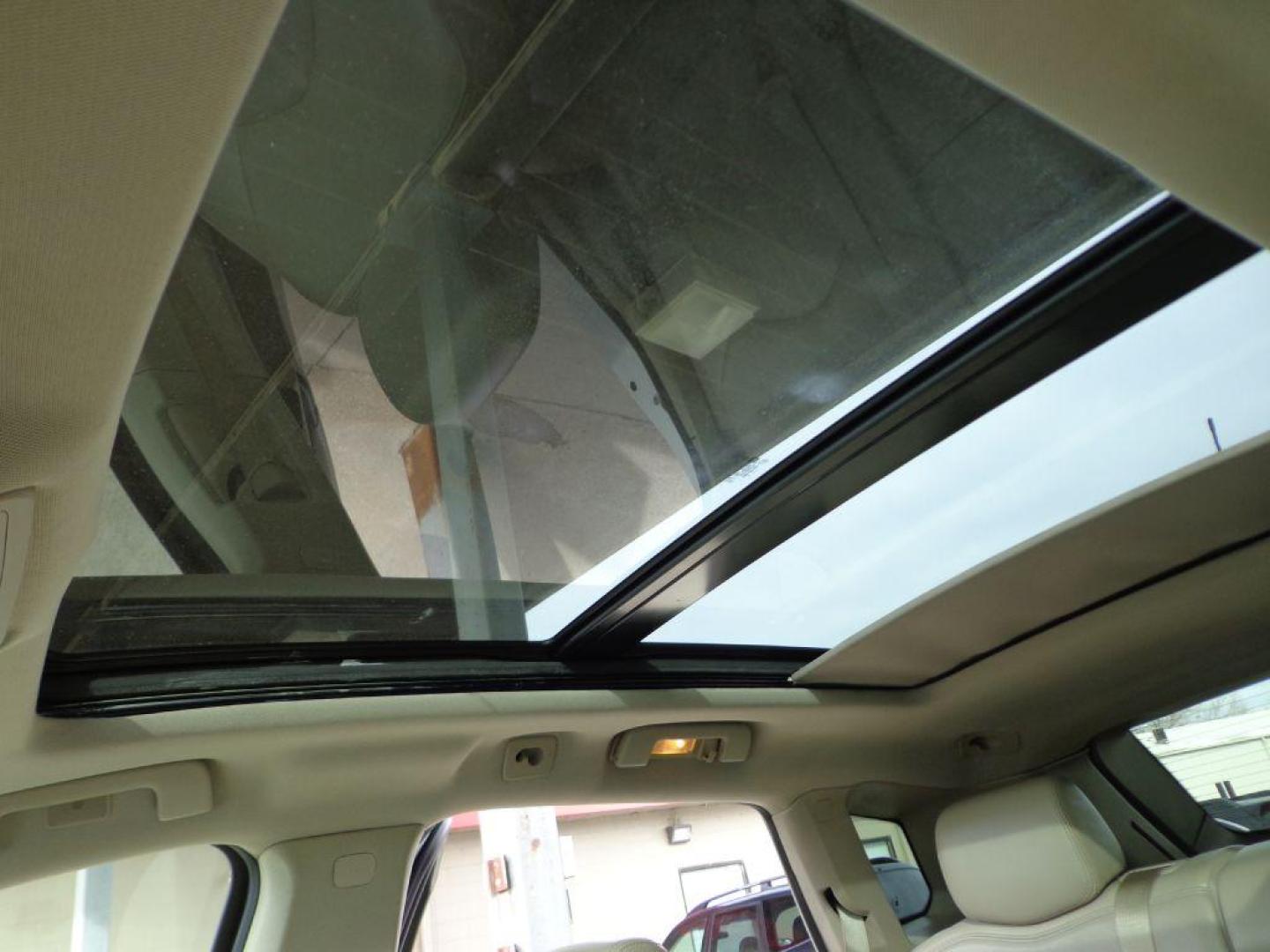 2015 WHITE CADILLAC SRX PERFORMANCE COLLECTION (3GYFNFE38FS) with an 3.6L engine, Automatic transmission, located at 6610 L St., Omaha, NE, 68117, (402) 731-7800, 41.212872, -96.014702 - THIS VEHICLE HAS A BEEN FULLY INSPECTED AND HAS A CLEAN TITLE WITH A FREE CARFAX REPORT PROVIDED! *****We have found that most customers do the majority of their shopping online before visiting a ealership. For this reason we feel it necessary to have a competitive price on our used vehicles rig - Photo#16