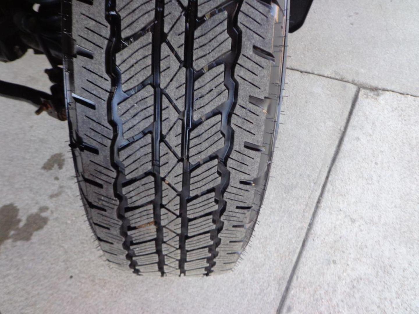 2015 WHITE JEEP WRANGLER UNLIMI SAHARA (1C4BJWEG9FL) with an 3.6L engine, Automatic transmission, located at 6610 L St., Omaha, NE, 68117, (402) 731-7800, 41.212872, -96.014702 - THIS VEHICLE HAS A BEEN FULLY INSPECTED AND HAS A CLEAN TITLE WITH A FREE CARFAX REPORT PROVIDED! 1-OWNER, CLEAN CARFAX, LOW MILEAGE, ALTITUDE PACKAGE WITH SOME NICE ADDED FEATURES AND NEWER TIRES! *****We have found that most customers do the majority of their shopping online before visiting a - Photo#6