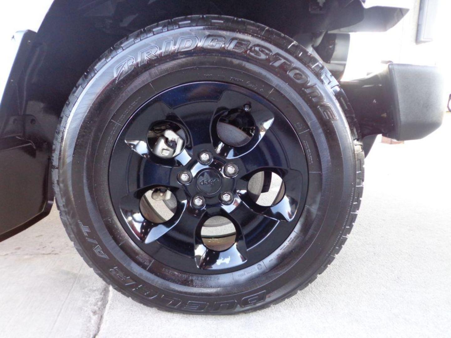 2015 WHITE JEEP WRANGLER UNLIMI SAHARA (1C4BJWEG9FL) with an 3.6L engine, Automatic transmission, located at 6610 L St., Omaha, NE, 68117, (402) 731-7800, 41.212872, -96.014702 - THIS VEHICLE HAS A BEEN FULLY INSPECTED AND HAS A CLEAN TITLE WITH A FREE CARFAX REPORT PROVIDED! 1-OWNER, CLEAN CARFAX, LOW MILEAGE, ALTITUDE PACKAGE WITH SOME NICE ADDED FEATURES AND NEWER TIRES! *****We have found that most customers do the majority of their shopping online before visiting a - Photo#8