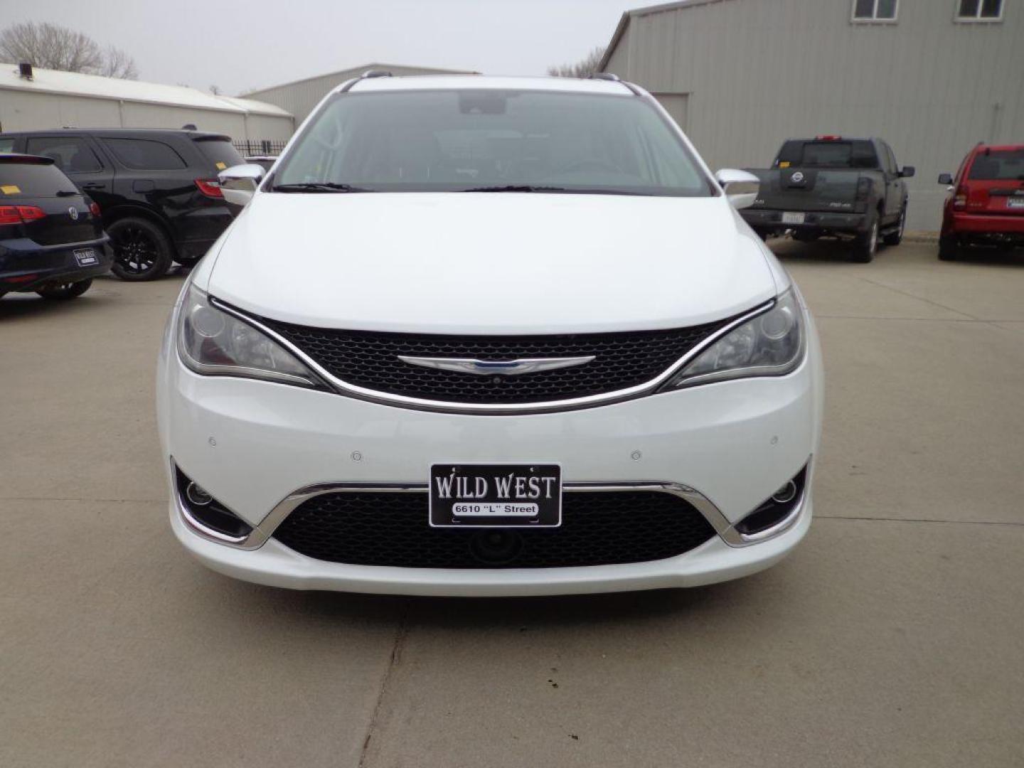2017 WHITE CHRYSLER PACIFICA LIMITED (2C4RC1GG7HR) with an 3.6L engine, Automatic transmission, located at 6610 L St., Omaha, NE, 68117, (402) 731-7800, 41.212872, -96.014702 - THIS VEHICLE HAS A BEEN FULLY INSPECTED AND HAS A CLEAN TITLE WITH A FREE CARFAX REPORT PROVIDED! SHARP 1-OWNER, CLEAN CARFAX, LOW MILEAGE, PANORAMIC ROOF, 20IN PREMIUM WHEELS, NEWER TIRES, Advanced SafetyTec Group AND Uconnectr Theater Package! *****We have found that most customers do the maj - Photo#1