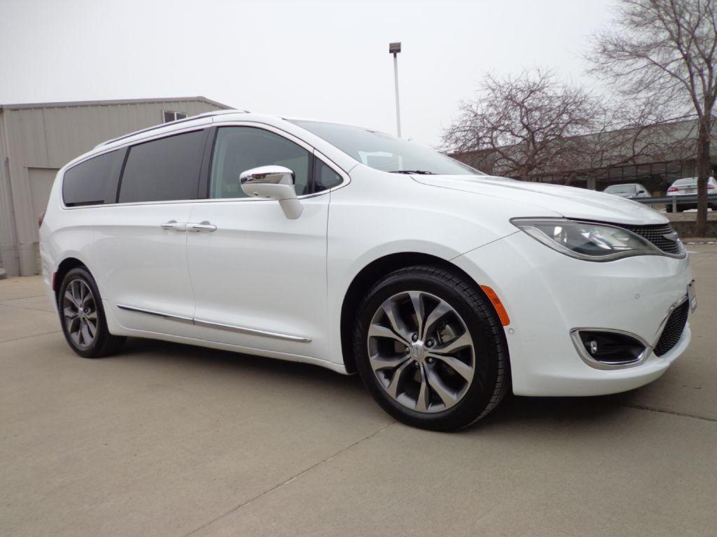 2017 WHITE CHRYSLER PACIFICA LIMITED (2C4RC1GG7HR) with an 3.6L engine, Automatic transmission, located at 6610 L St., Omaha, NE, 68117, (402) 731-7800, 41.212872, -96.014702 - THIS VEHICLE HAS A BEEN FULLY INSPECTED AND HAS A CLEAN TITLE WITH A FREE CARFAX REPORT PROVIDED! SHARP 1-OWNER, CLEAN CARFAX, LOW MILEAGE, PANORAMIC ROOF, 20IN PREMIUM WHEELS, NEWER TIRES, Advanced SafetyTec Group AND Uconnectr Theater Package! *****We have found that most customers do the maj - Photo#2