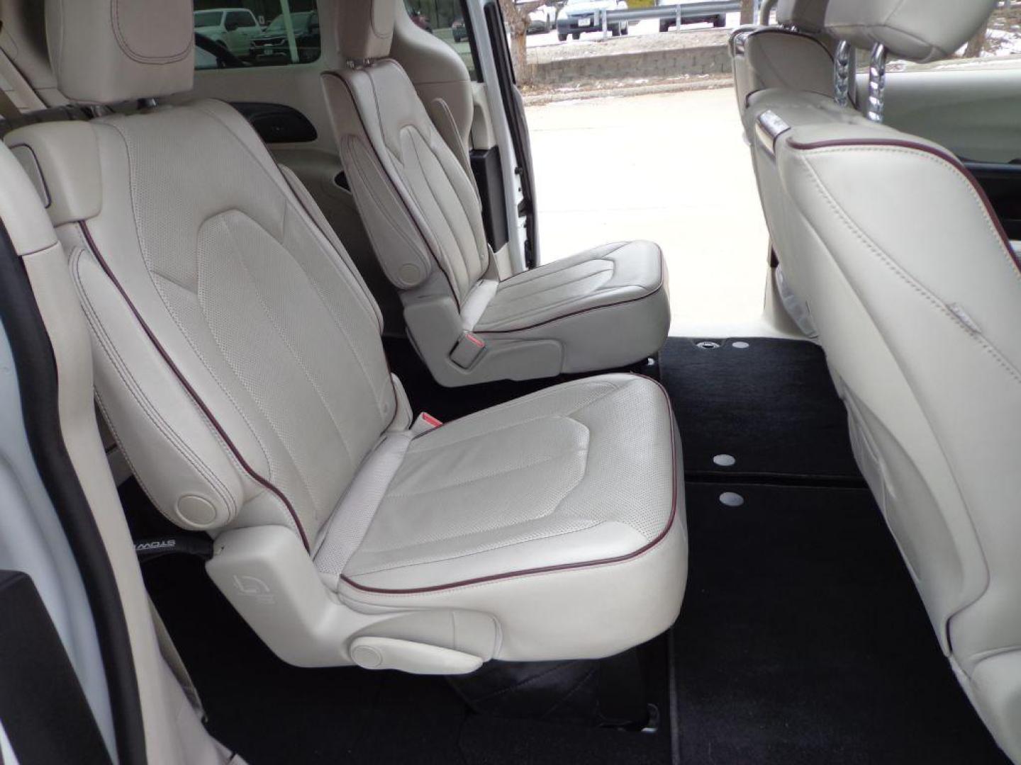 2017 WHITE CHRYSLER PACIFICA LIMITED (2C4RC1GG7HR) with an 3.6L engine, Automatic transmission, located at 6610 L St., Omaha, NE, 68117, (402) 731-7800, 41.212872, -96.014702 - THIS VEHICLE HAS A BEEN FULLY INSPECTED AND HAS A CLEAN TITLE WITH A FREE CARFAX REPORT PROVIDED! SHARP 1-OWNER, CLEAN CARFAX, LOW MILEAGE, PANORAMIC ROOF, 20IN PREMIUM WHEELS, NEWER TIRES, Advanced SafetyTec Group AND Uconnectr Theater Package! *****We have found that most customers do the maj - Photo#18