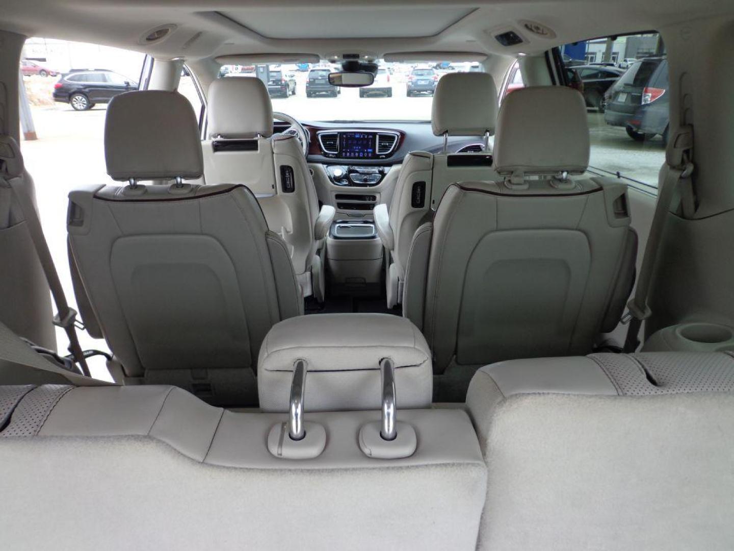 2017 WHITE CHRYSLER PACIFICA LIMITED (2C4RC1GG7HR) with an 3.6L engine, Automatic transmission, located at 6610 L St., Omaha, NE, 68117, (402) 731-7800, 41.212872, -96.014702 - THIS VEHICLE HAS A BEEN FULLY INSPECTED AND HAS A CLEAN TITLE WITH A FREE CARFAX REPORT PROVIDED! SHARP 1-OWNER, CLEAN CARFAX, LOW MILEAGE, PANORAMIC ROOF, 20IN PREMIUM WHEELS, NEWER TIRES, Advanced SafetyTec Group AND Uconnectr Theater Package! *****We have found that most customers do the maj - Photo#22