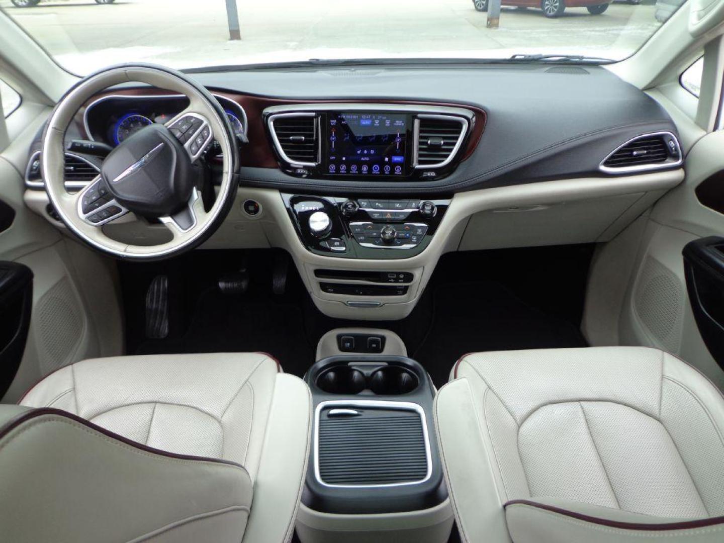 2017 WHITE CHRYSLER PACIFICA LIMITED (2C4RC1GG7HR) with an 3.6L engine, Automatic transmission, located at 6610 L St., Omaha, NE, 68117, (402) 731-7800, 41.212872, -96.014702 - THIS VEHICLE HAS A BEEN FULLY INSPECTED AND HAS A CLEAN TITLE WITH A FREE CARFAX REPORT PROVIDED! SHARP 1-OWNER, CLEAN CARFAX, LOW MILEAGE, PANORAMIC ROOF, 20IN PREMIUM WHEELS, NEWER TIRES, Advanced SafetyTec Group AND Uconnectr Theater Package! *****We have found that most customers do the maj - Photo#25