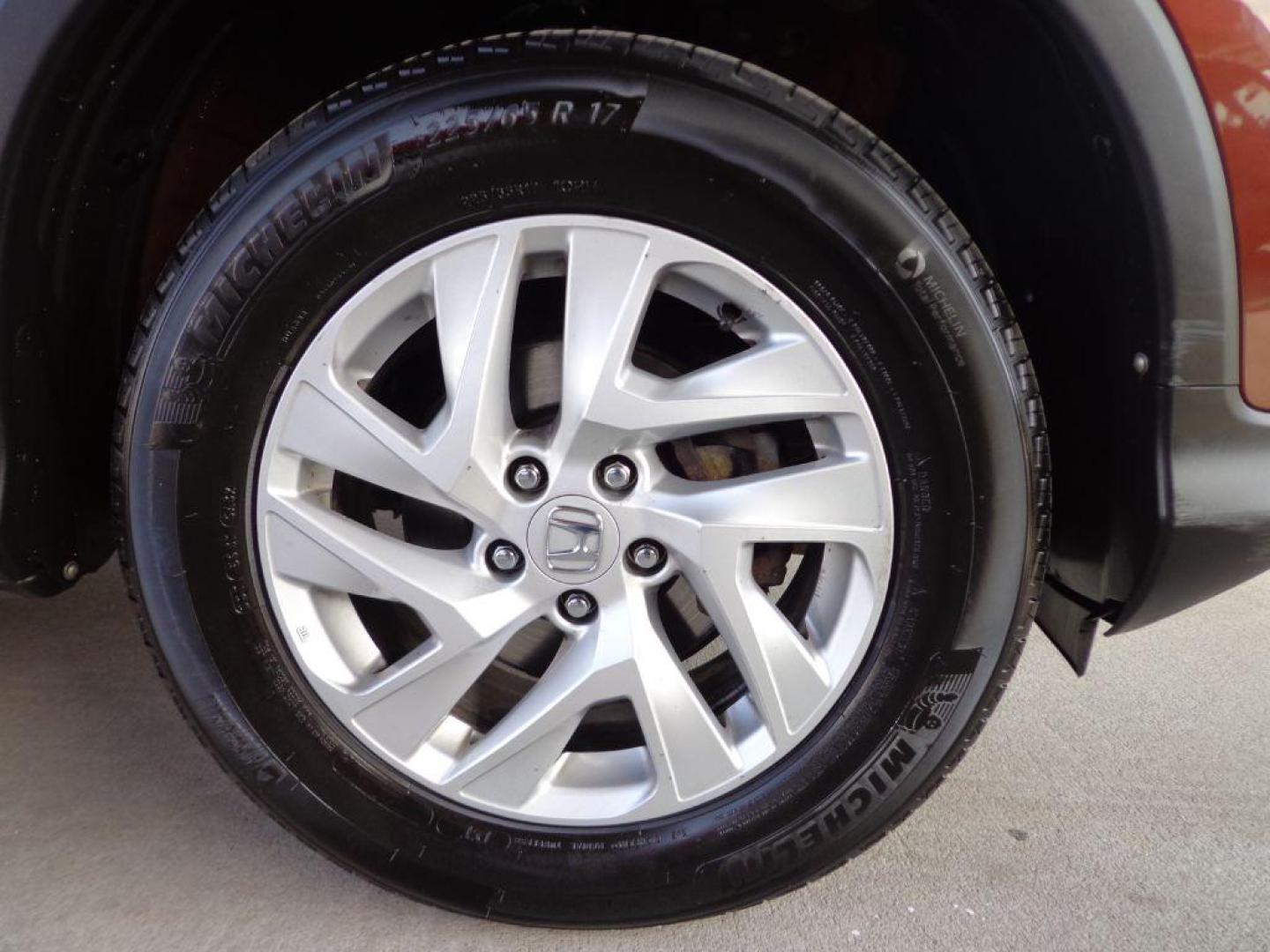 2015 RED HONDA CR-V EXL (2HKRM4H71FH) with an 2.4L engine, Continuously Variable transmission, located at 6610 L St., Omaha, NE, 68117, (402) 731-7800, 41.212872, -96.014702 - THIS VEHICLE HAS A BEEN FULLY INSPECTED AND HAS A CLEAN TITLE WITH A FREE CARFAX REPORT PROVIDED! 1-OWNER, CLEAN CARFAX, LOW MILEAGE, HEATED SEATS, NAV, BACKUP CAM AND NEWER TIRES! *****We have found that most customers do the majority of their shopping online before visiting a ealership. For t - Photo#9