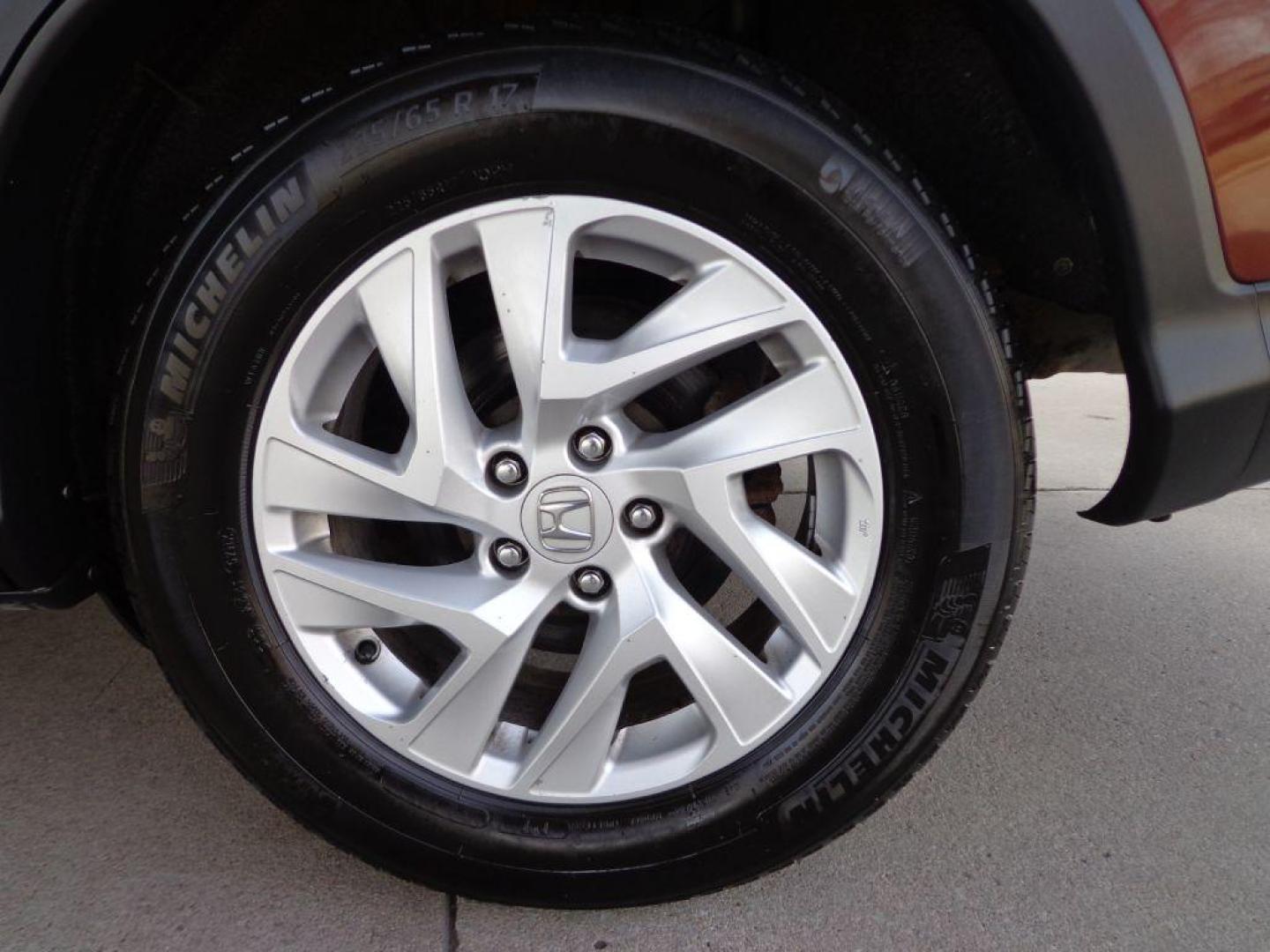 2015 RED HONDA CR-V EXL (2HKRM4H71FH) with an 2.4L engine, Continuously Variable transmission, located at 6610 L St., Omaha, NE, 68117, (402) 731-7800, 41.212872, -96.014702 - THIS VEHICLE HAS A BEEN FULLY INSPECTED AND HAS A CLEAN TITLE WITH A FREE CARFAX REPORT PROVIDED! 1-OWNER, CLEAN CARFAX, LOW MILEAGE, HEATED SEATS, NAV, BACKUP CAM AND NEWER TIRES! *****We have found that most customers do the majority of their shopping online before visiting a ealership. For t - Photo#11