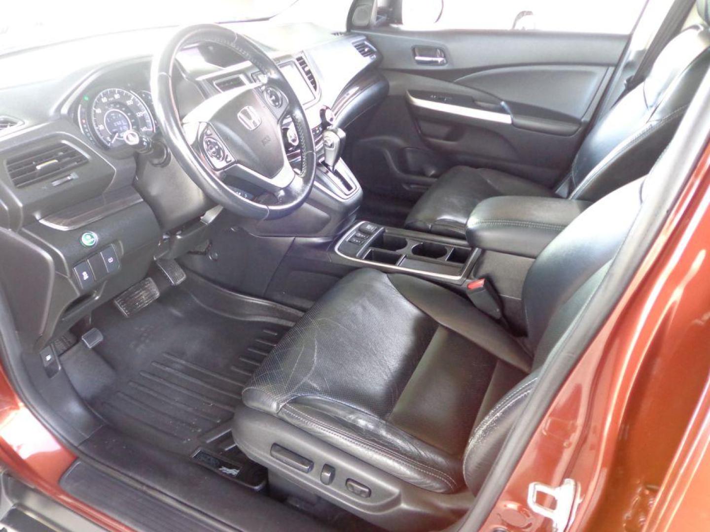 2015 RED HONDA CR-V EXL (2HKRM4H71FH) with an 2.4L engine, Continuously Variable transmission, located at 6610 L St., Omaha, NE, 68117, (402) 731-7800, 41.212872, -96.014702 - THIS VEHICLE HAS A BEEN FULLY INSPECTED AND HAS A CLEAN TITLE WITH A FREE CARFAX REPORT PROVIDED! 1-OWNER, CLEAN CARFAX, LOW MILEAGE, HEATED SEATS, NAV, BACKUP CAM AND NEWER TIRES! *****We have found that most customers do the majority of their shopping online before visiting a ealership. For t - Photo#14