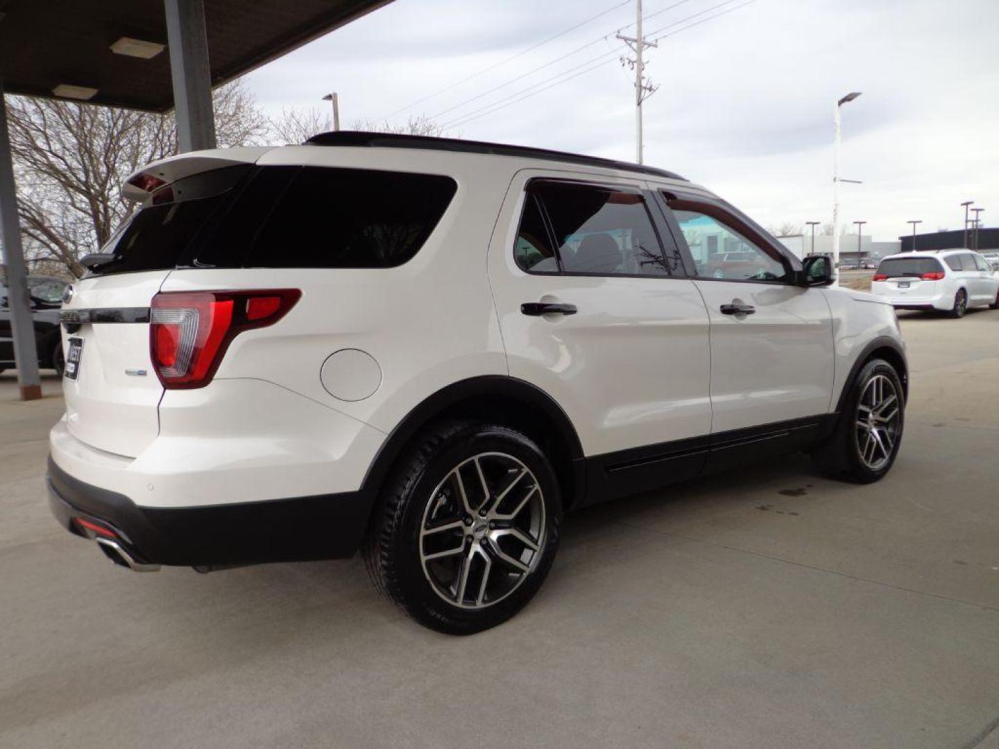 2016 WHITE FORD EXPLORER SPORT (1FM5K8GT4GG) with an 3.5L engine, Automatic transmission, located at 6610 L St., Omaha, NE, 68117, (402) 731-7800, 41.212872, -96.014702 - THIS VEHICLE HAS A BEEN FULLY INSPECTED AND HAS A CLEAN TITLE WITH A FREE CARFAX REPORT PROVIDED! 2-OWNER, CLEAN CARFAX, LOW MILEAGE LOADED WITH OPTIONS AND NEWER TIRES! *****We have found that most customers do the majority of their shopping online before visiting a ealership. For this reason - Photo#3
