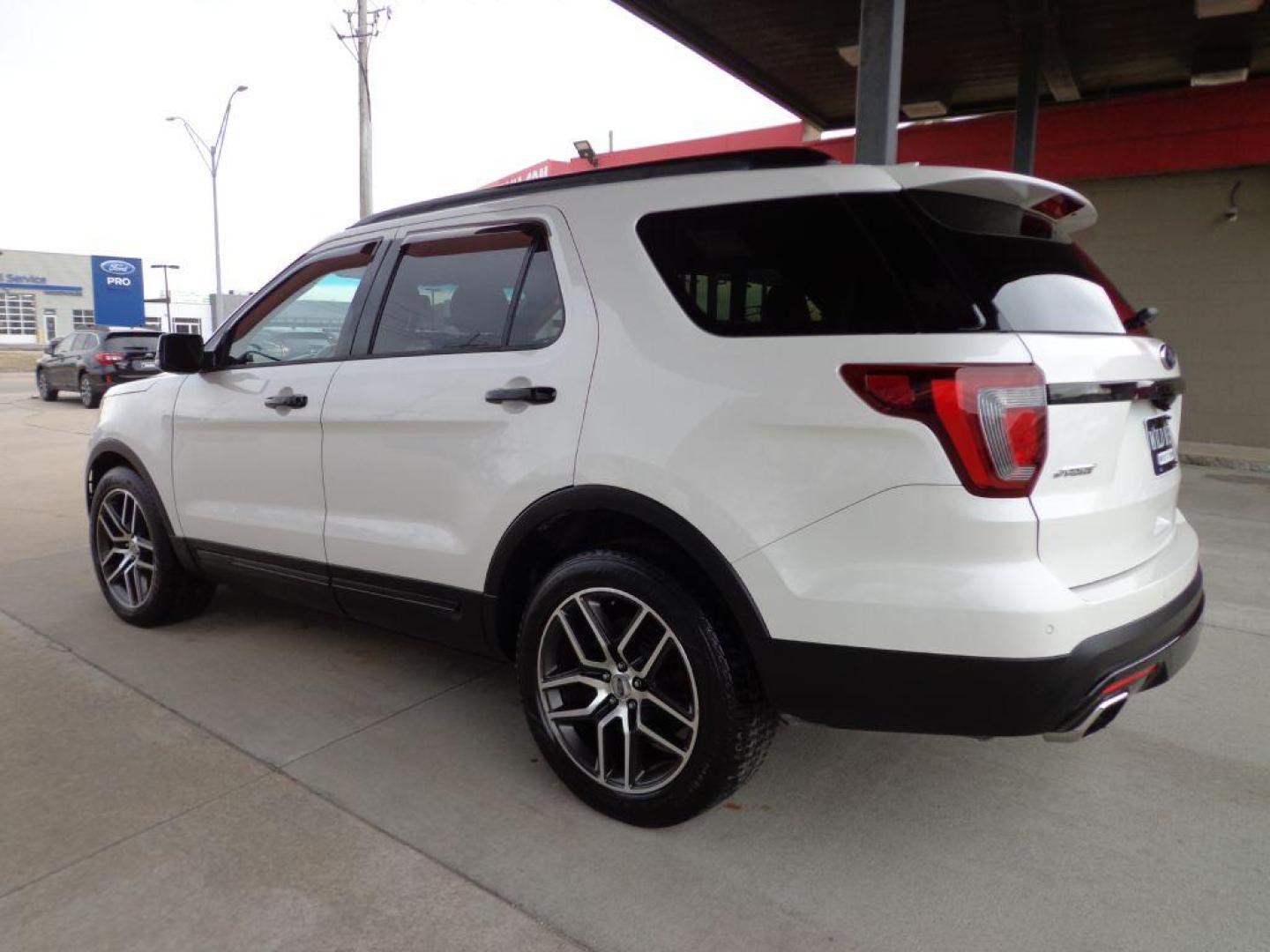 2016 WHITE FORD EXPLORER SPORT (1FM5K8GT4GG) with an 3.5L engine, Automatic transmission, located at 6610 L St., Omaha, NE, 68117, (402) 731-7800, 41.212872, -96.014702 - THIS VEHICLE HAS A BEEN FULLY INSPECTED AND HAS A CLEAN TITLE WITH A FREE CARFAX REPORT PROVIDED! 2-OWNER, CLEAN CARFAX, LOW MILEAGE LOADED WITH OPTIONS AND NEWER TIRES! *****We have found that most customers do the majority of their shopping online before visiting a ealership. For this reason - Photo#5