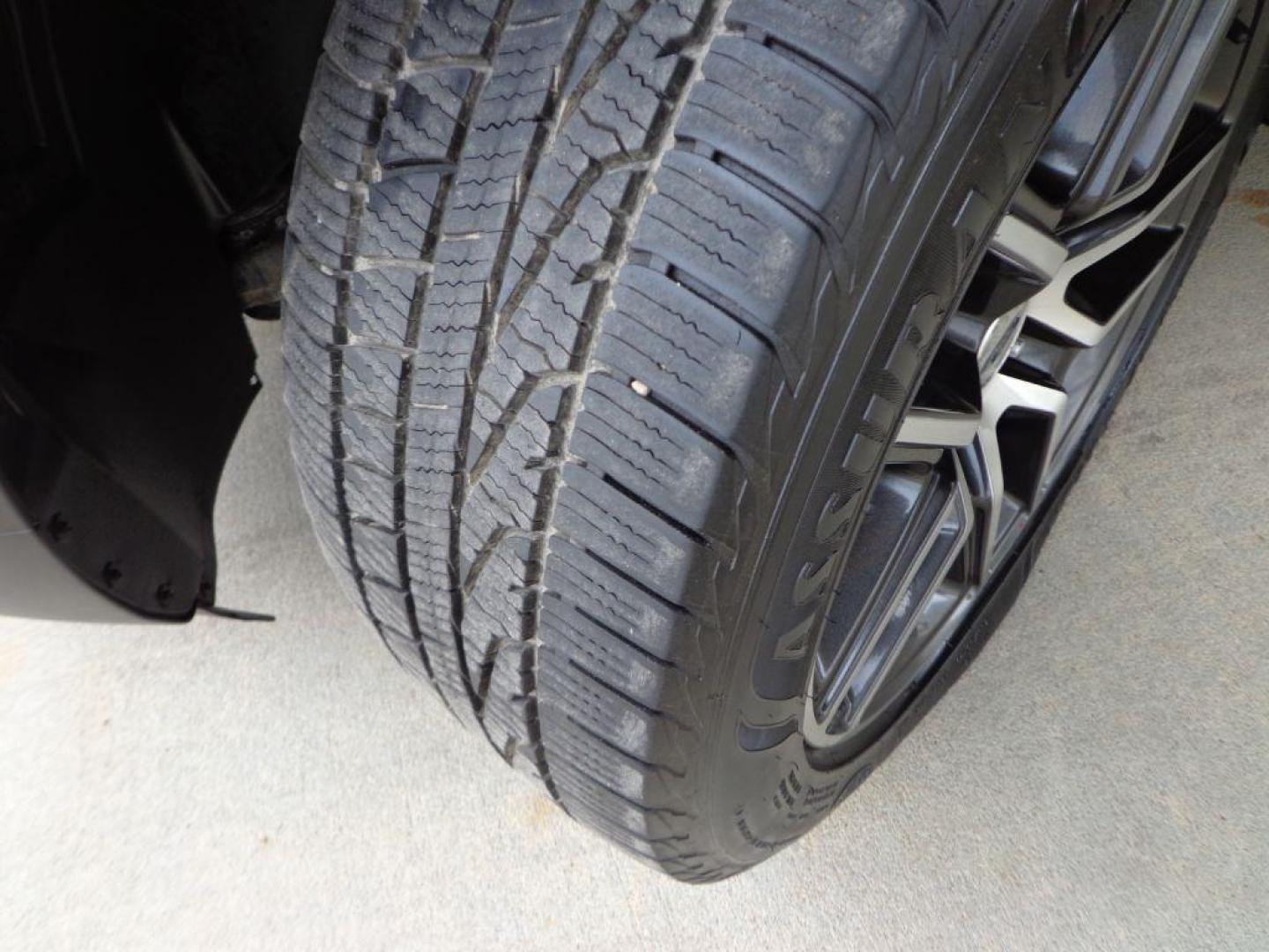 2016 WHITE FORD EXPLORER SPORT (1FM5K8GT4GG) with an 3.5L engine, Automatic transmission, located at 6610 L St., Omaha, NE, 68117, (402) 731-7800, 41.212872, -96.014702 - THIS VEHICLE HAS A BEEN FULLY INSPECTED AND HAS A CLEAN TITLE WITH A FREE CARFAX REPORT PROVIDED! 2-OWNER, CLEAN CARFAX, LOW MILEAGE LOADED WITH OPTIONS AND NEWER TIRES! *****We have found that most customers do the majority of their shopping online before visiting a ealership. For this reason - Photo#6