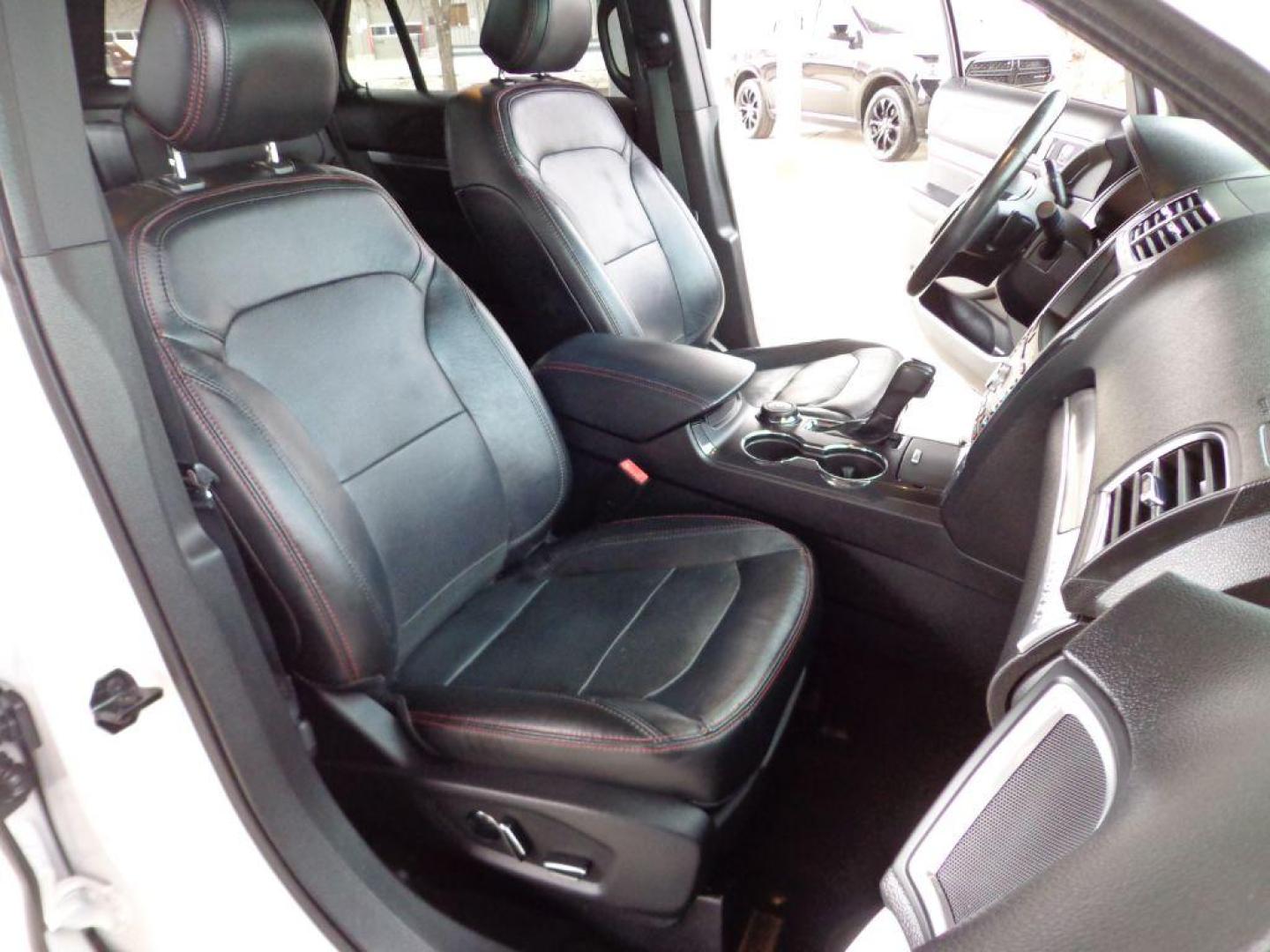 2016 WHITE FORD EXPLORER SPORT (1FM5K8GT4GG) with an 3.5L engine, Automatic transmission, located at 6610 L St., Omaha, NE, 68117, (402) 731-7800, 41.212872, -96.014702 - THIS VEHICLE HAS A BEEN FULLY INSPECTED AND HAS A CLEAN TITLE WITH A FREE CARFAX REPORT PROVIDED! 2-OWNER, CLEAN CARFAX, LOW MILEAGE LOADED WITH OPTIONS AND NEWER TIRES! *****We have found that most customers do the majority of their shopping online before visiting a ealership. For this reason - Photo#12