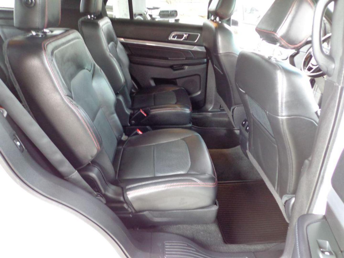 2016 WHITE FORD EXPLORER SPORT (1FM5K8GT4GG) with an 3.5L engine, Automatic transmission, located at 6610 L St., Omaha, NE, 68117, (402) 731-7800, 41.212872, -96.014702 - THIS VEHICLE HAS A BEEN FULLY INSPECTED AND HAS A CLEAN TITLE WITH A FREE CARFAX REPORT PROVIDED! 2-OWNER, CLEAN CARFAX, LOW MILEAGE LOADED WITH OPTIONS AND NEWER TIRES! *****We have found that most customers do the majority of their shopping online before visiting a ealership. For this reason - Photo#14