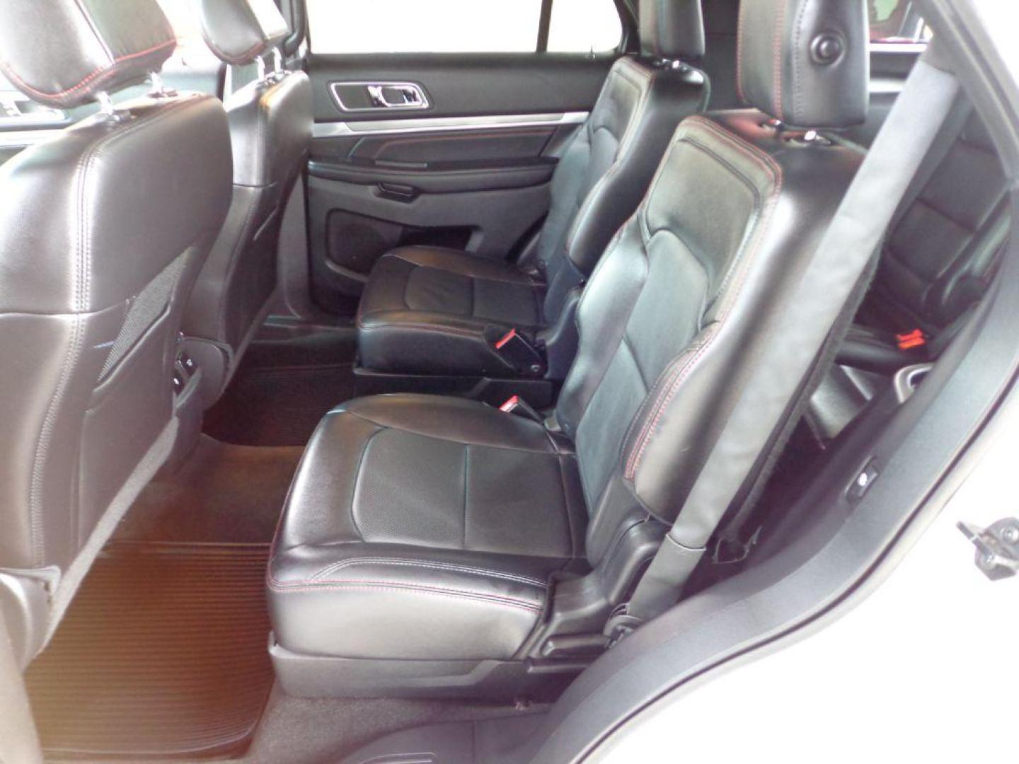 2016 WHITE FORD EXPLORER SPORT (1FM5K8GT4GG) with an 3.5L engine, Automatic transmission, located at 6610 L St., Omaha, NE, 68117, (402) 731-7800, 41.212872, -96.014702 - THIS VEHICLE HAS A BEEN FULLY INSPECTED AND HAS A CLEAN TITLE WITH A FREE CARFAX REPORT PROVIDED! 2-OWNER, CLEAN CARFAX, LOW MILEAGE LOADED WITH OPTIONS AND NEWER TIRES! *****We have found that most customers do the majority of their shopping online before visiting a ealership. For this reason - Photo#15