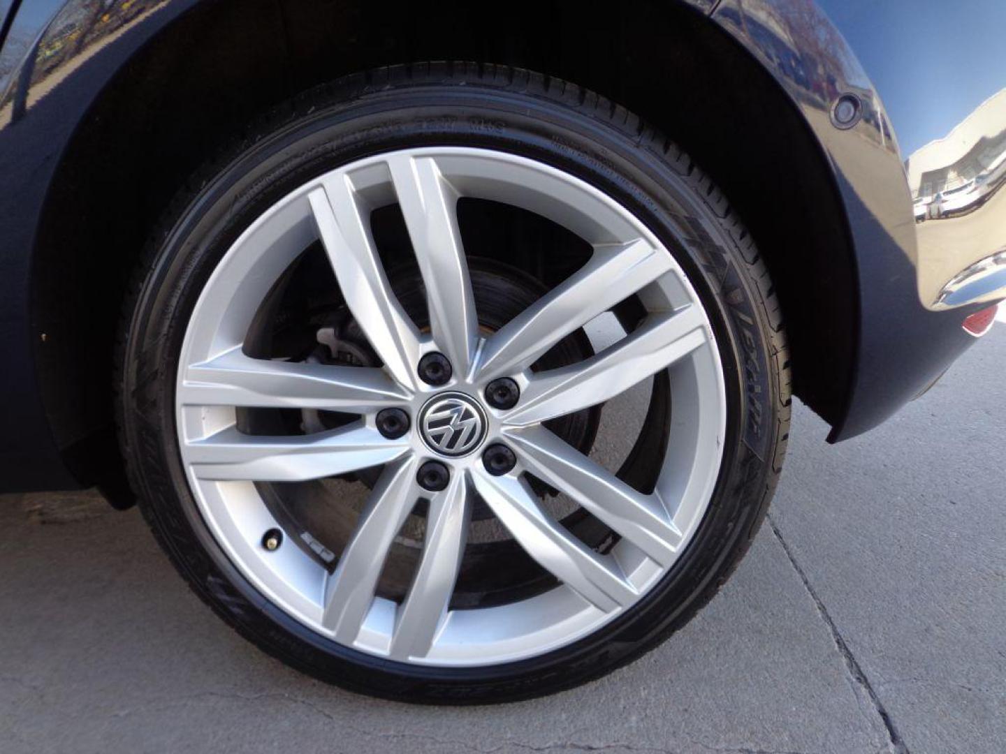 2017 BLUE VOLKSWAGEN GOLF SEL (3VW217AUXHM) with an 1.8L engine, Automatic transmission, located at 6610 L St., Omaha, NE, 68117, (402) 731-7800, 41.212872, -96.014702 - THIS VEHICLE HAS A BEEN FULLY INSPECTED AND HAS A CLEAN TITLE WITH A FREE CARFAX REPORT PROVIDED! 2-OWNER, CLEAN CARFAX, LOW MILEAGE, SUNROOF, HEATED LEATHER, FENDER AUDIO, BLIND SPOT ASSIST AND NEWER TIRES! *****We have found that most customers do the majority of their shopping online befor - Photo#10