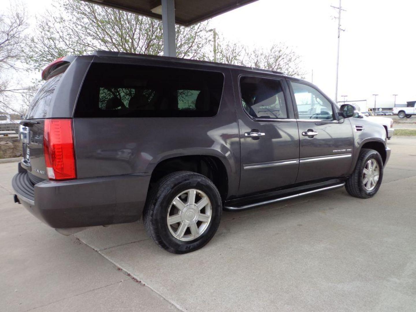 2011 GRAY CADILLAC ESCALADE ESV (1GYS4GEF7BR) with an 6.2L engine, Automatic transmission, located at 6610 L St., Omaha, NE, 68117, (402) 731-7800, 41.212872, -96.014702 - THIS VEHICLE HAS A BEEN FULLY INSPECTED AND HAS A CLEAN TITLE WITH A FREE CARFAX REPORT PROVIDED! 2-OWNER, PRE-INSPECTED TRADE-IN WITH A CLEAN CARFAX! *****We have found that most customers do the majority of their shopping online before visiting a ealership. For this reason we feel it necessar - Photo#3