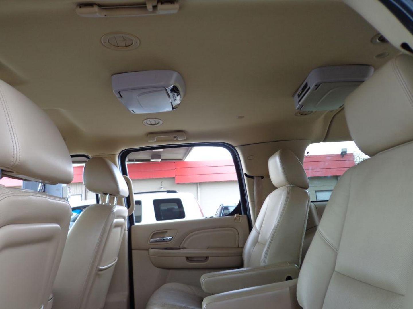 2011 GRAY CADILLAC ESCALADE ESV (1GYS4GEF7BR) with an 6.2L engine, Automatic transmission, located at 6610 L St., Omaha, NE, 68117, (402) 731-7800, 41.212872, -96.014702 - THIS VEHICLE HAS A BEEN FULLY INSPECTED AND HAS A CLEAN TITLE WITH A FREE CARFAX REPORT PROVIDED! 2-OWNER, PRE-INSPECTED TRADE-IN WITH A CLEAN CARFAX! *****We have found that most customers do the majority of their shopping online before visiting a ealership. For this reason we feel it necessar - Photo#18