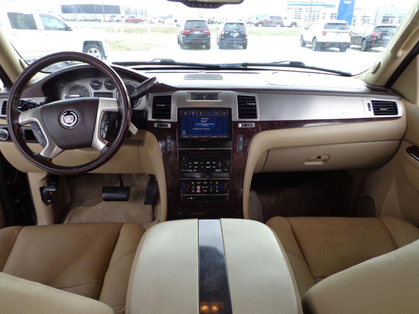 2011 GRAY CADILLAC ESCALADE ESV (1GYS4GEF7BR) with an 6.2L engine, Automatic transmission, located at 6610 L St., Omaha, NE, 68117, (402) 731-7800, 41.212872, -96.014702 - THIS VEHICLE HAS A BEEN FULLY INSPECTED AND HAS A CLEAN TITLE WITH A FREE CARFAX REPORT PROVIDED! 2-OWNER, PRE-INSPECTED TRADE-IN WITH A CLEAN CARFAX! *****We have found that most customers do the majority of their shopping online before visiting a ealership. For this reason we feel it necessar - Photo#20