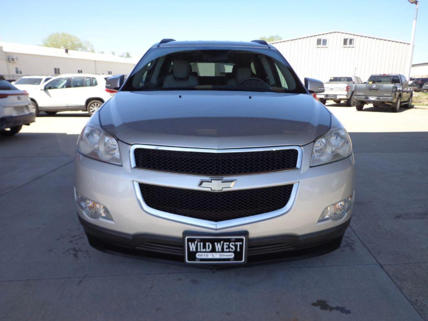 2011 SILVER CHEVROLET TRAVERSE LT (1GNKVJED9BJ) with an 3.6L engine, Automatic transmission, located at 6610 L St., Omaha, NE, 68117, (402) 731-7800, 41.212872, -96.014702 - THIS VEHICLE HAS A BEEN FULLY INSPECTED AND HAS A CLEAN TITLE WITH A FREE CARFAX REPORT PROVIDED! 2-OWNER, CLEAN CARFAX TRADE-IN RUINS AND DRIVES GREAT WITH NEWER TIRES! *****We have found that most customers do the majority of their shopping online before visiting a ealership. For this reaso - Photo#1