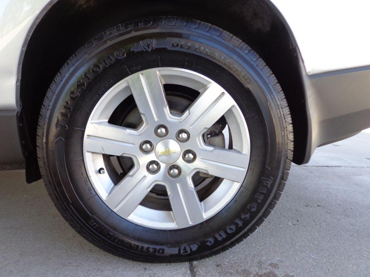 2011 SILVER CHEVROLET TRAVERSE LT (1GNKVJED9BJ) with an 3.6L engine, Automatic transmission, located at 6610 L St., Omaha, NE, 68117, (402) 731-7800, 41.212872, -96.014702 - THIS VEHICLE HAS A BEEN FULLY INSPECTED AND HAS A CLEAN TITLE WITH A FREE CARFAX REPORT PROVIDED! 2-OWNER, CLEAN CARFAX TRADE-IN RUINS AND DRIVES GREAT WITH NEWER TIRES! *****We have found that most customers do the majority of their shopping online before visiting a ealership. For this reaso - Photo#10