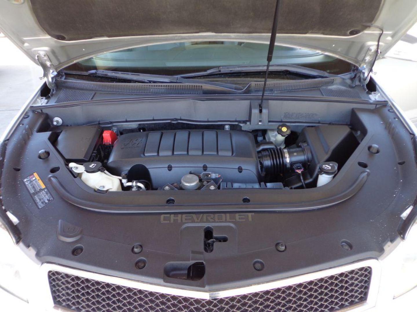 2011 SILVER CHEVROLET TRAVERSE LT (1GNKVJED9BJ) with an 3.6L engine, Automatic transmission, located at 6610 L St., Omaha, NE, 68117, (402) 731-7800, 41.212872, -96.014702 - THIS VEHICLE HAS A BEEN FULLY INSPECTED AND HAS A CLEAN TITLE WITH A FREE CARFAX REPORT PROVIDED! 2-OWNER, CLEAN CARFAX TRADE-IN RUINS AND DRIVES GREAT WITH NEWER TIRES! *****We have found that most customers do the majority of their shopping online before visiting a ealership. For this reaso - Photo#11