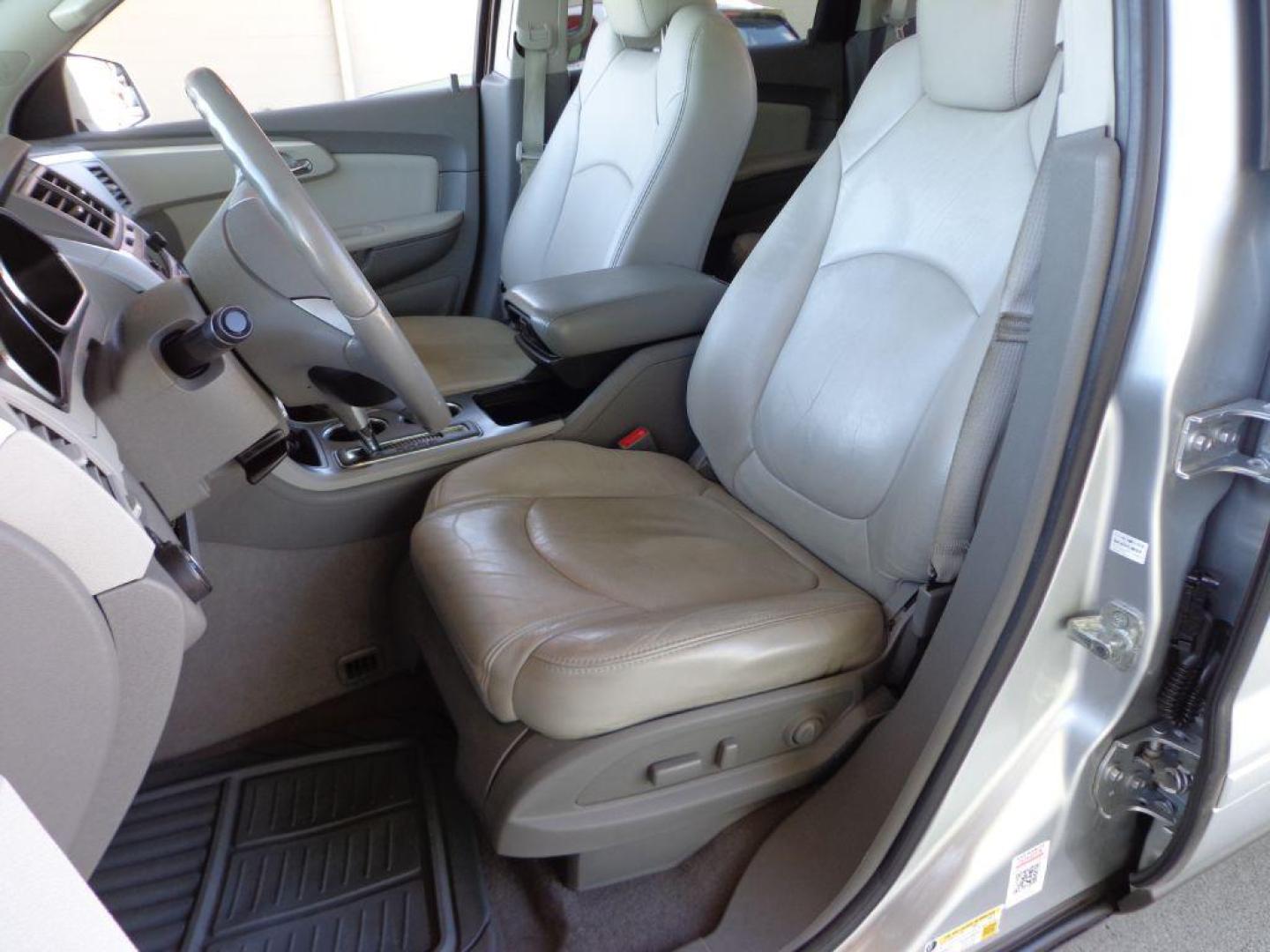 2011 SILVER CHEVROLET TRAVERSE LT (1GNKVJED9BJ) with an 3.6L engine, Automatic transmission, located at 6610 L St., Omaha, NE, 68117, (402) 731-7800, 41.212872, -96.014702 - THIS VEHICLE HAS A BEEN FULLY INSPECTED AND HAS A CLEAN TITLE WITH A FREE CARFAX REPORT PROVIDED! 2-OWNER, CLEAN CARFAX TRADE-IN RUINS AND DRIVES GREAT WITH NEWER TIRES! *****We have found that most customers do the majority of their shopping online before visiting a ealership. For this reaso - Photo#13