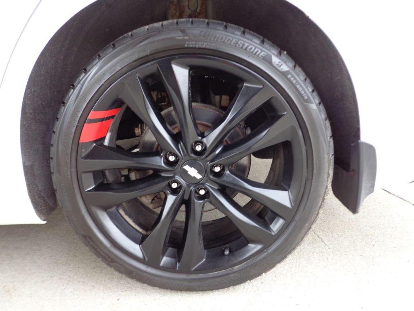 2018 WHITE CHEVROLET MALIBU LT (1G1ZD5ST0JF) with an 1.5L engine, Automatic transmission, located at 6610 L St., Omaha, NE, 68117, (402) 731-7800, 41.212872, -96.014702 - THIS VEHICLE HAS A BEEN FULLY INSPECTED AND HAS A CLEAN TITLE WITH A FREE CARFAX REPORT PROVIDED! 2-OWNER, CLEAN CARFAX, LOW MILEAGE, SUNROOF, BACKUP CAM, REMOTE START AND NEWER TIRES *****We have found that most customers do the majority of their shopping online before visiting a ealership. Fo - Photo#8