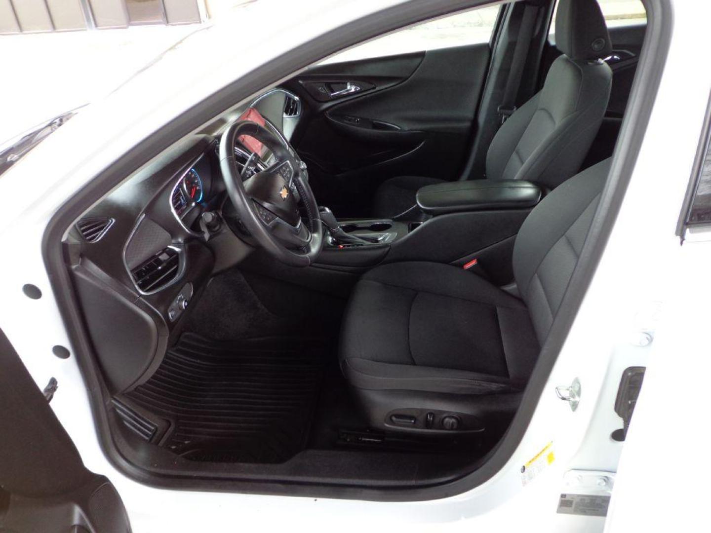 2018 WHITE CHEVROLET MALIBU LT (1G1ZD5ST0JF) with an 1.5L engine, Automatic transmission, located at 6610 L St., Omaha, NE, 68117, (402) 731-7800, 41.212872, -96.014702 - THIS VEHICLE HAS A BEEN FULLY INSPECTED AND HAS A CLEAN TITLE WITH A FREE CARFAX REPORT PROVIDED! 2-OWNER, CLEAN CARFAX, LOW MILEAGE, SUNROOF, BACKUP CAM, REMOTE START AND NEWER TIRES *****We have found that most customers do the majority of their shopping online before visiting a ealership. Fo - Photo#10