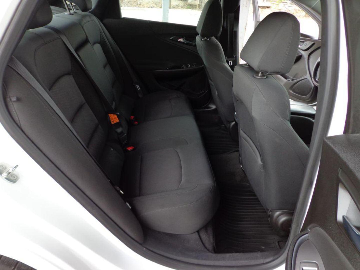 2018 WHITE CHEVROLET MALIBU LT (1G1ZD5ST0JF) with an 1.5L engine, Automatic transmission, located at 6610 L St., Omaha, NE, 68117, (402) 731-7800, 41.212872, -96.014702 - THIS VEHICLE HAS A BEEN FULLY INSPECTED AND HAS A CLEAN TITLE WITH A FREE CARFAX REPORT PROVIDED! 2-OWNER, CLEAN CARFAX, LOW MILEAGE, SUNROOF, BACKUP CAM, REMOTE START AND NEWER TIRES *****We have found that most customers do the majority of their shopping online before visiting a ealership. Fo - Photo#16