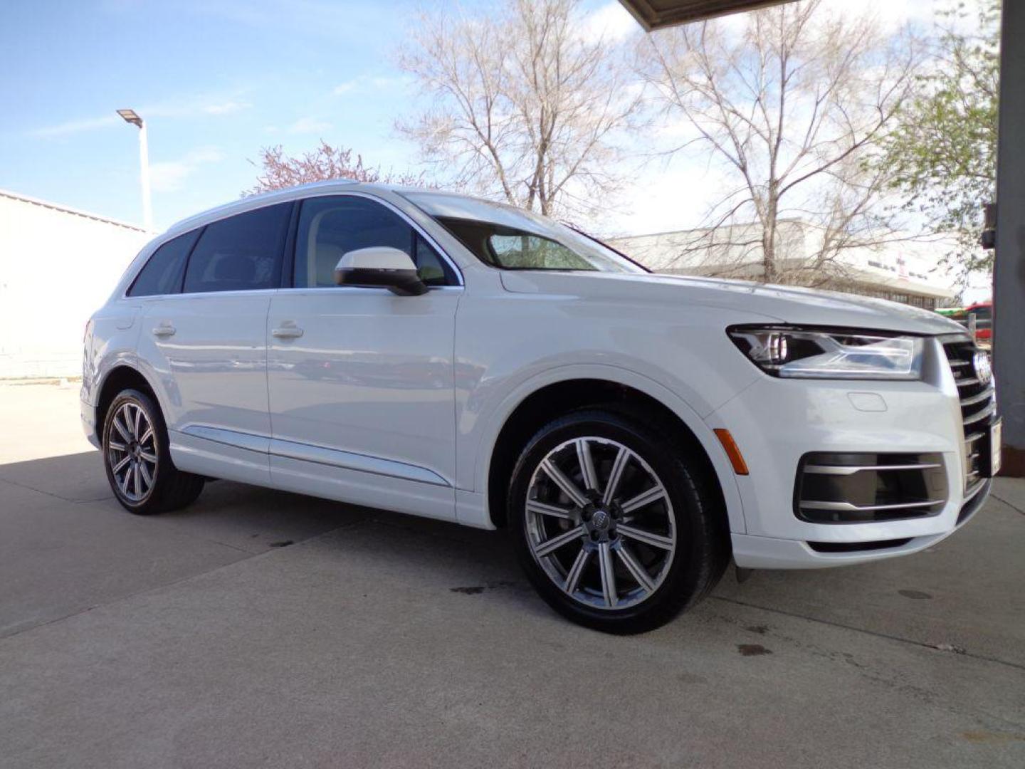 2018 WHITE AUDI Q7 PREMIUM PLUS (WA1LAAF77JD) with an 3.0L engine, Automatic transmission, located at 6610 L St., Omaha, NE, 68117, (402) 731-7800, 41.212872, -96.014702 - THIS VEHICLE HAS A BEEN FULLY INSPECTED AND HAS A CLEAN TITLE WITH A FREE CARFAX REPORT PROVIDED! *****We have found that most customers do the majority of their shopping online before visiting a ealership. For this reason we feel it necessary to have a competitive price on our used vehicles rig - Photo#2