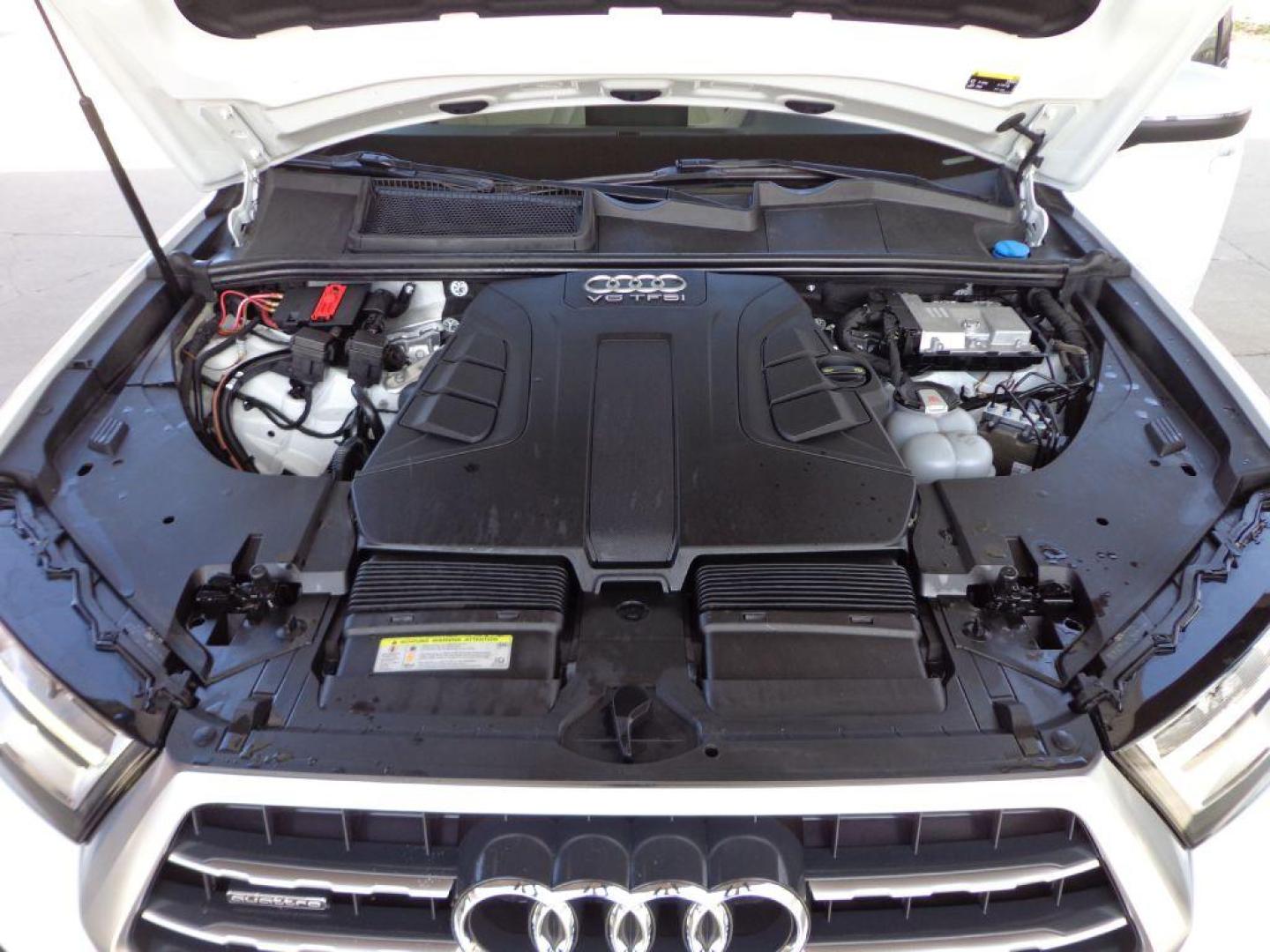 2018 WHITE AUDI Q7 PREMIUM PLUS (WA1LAAF77JD) with an 3.0L engine, Automatic transmission, located at 6610 L St., Omaha, NE, 68117, (402) 731-7800, 41.212872, -96.014702 - THIS VEHICLE HAS A BEEN FULLY INSPECTED AND HAS A CLEAN TITLE WITH A FREE CARFAX REPORT PROVIDED! *****We have found that most customers do the majority of their shopping online before visiting a ealership. For this reason we feel it necessary to have a competitive price on our used vehicles rig - Photo#11