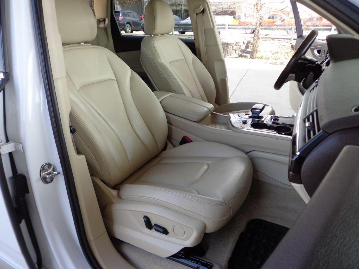 2018 WHITE AUDI Q7 PREMIUM PLUS (WA1LAAF77JD) with an 3.0L engine, Automatic transmission, located at 6610 L St., Omaha, NE, 68117, (402) 731-7800, 41.212872, -96.014702 - THIS VEHICLE HAS A BEEN FULLY INSPECTED AND HAS A CLEAN TITLE WITH A FREE CARFAX REPORT PROVIDED! *****We have found that most customers do the majority of their shopping online before visiting a ealership. For this reason we feel it necessary to have a competitive price on our used vehicles rig - Photo#16